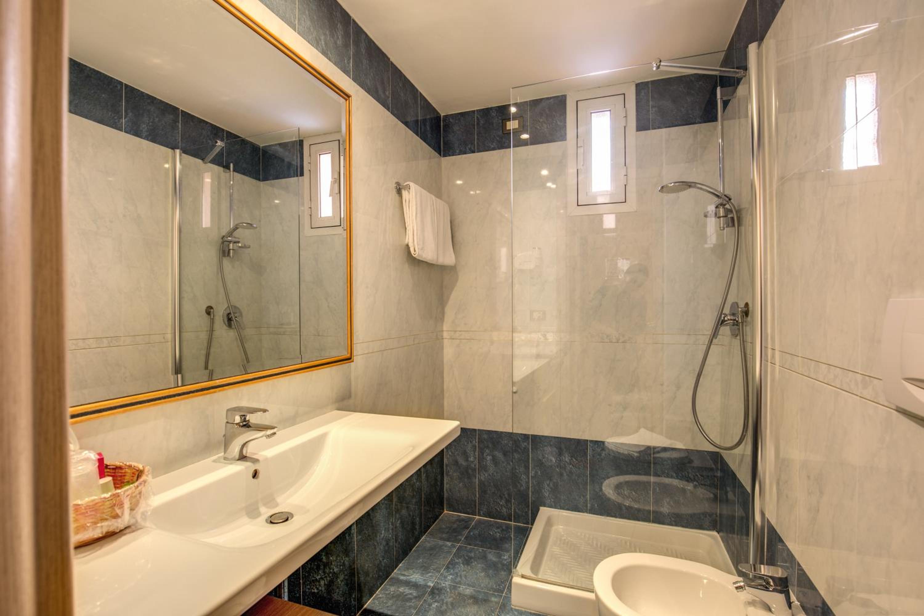 Small Double Room photo 3