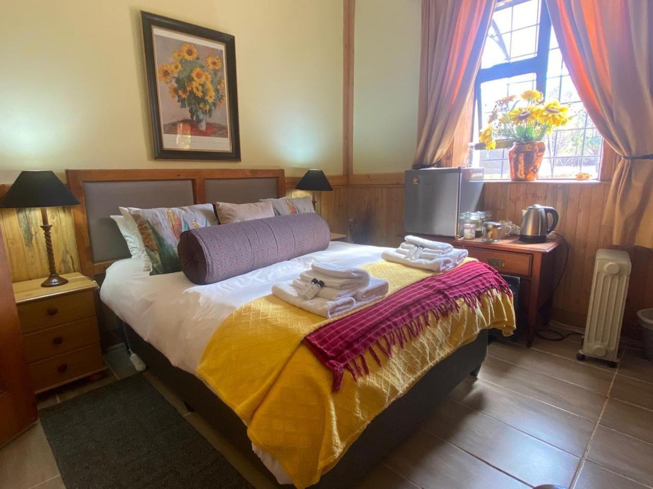 Double Room with Shared Bathroom photo 1