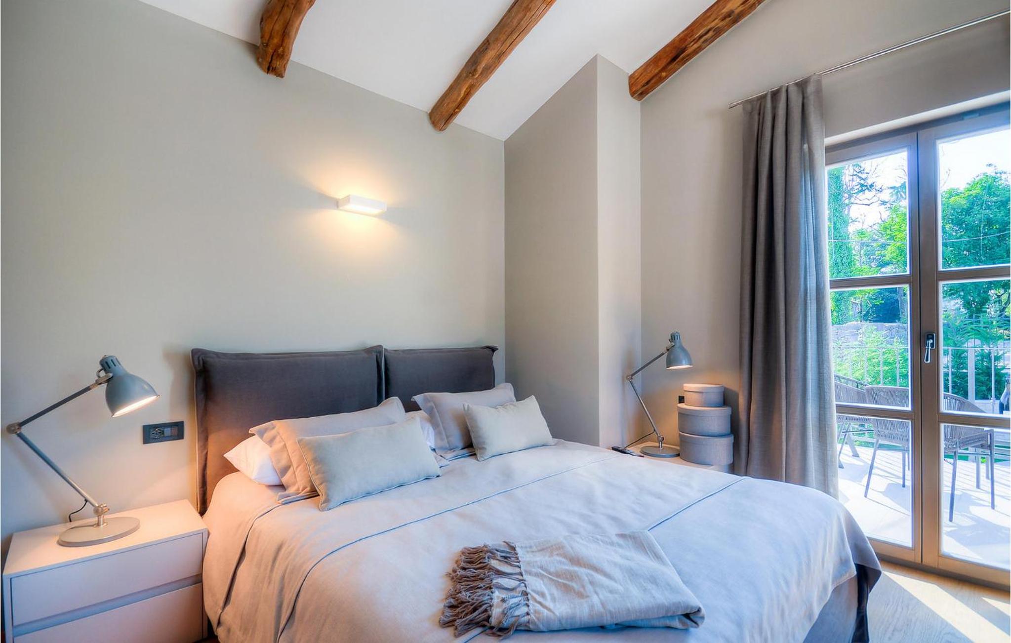 Five-Bedroom Holiday Home photo 3