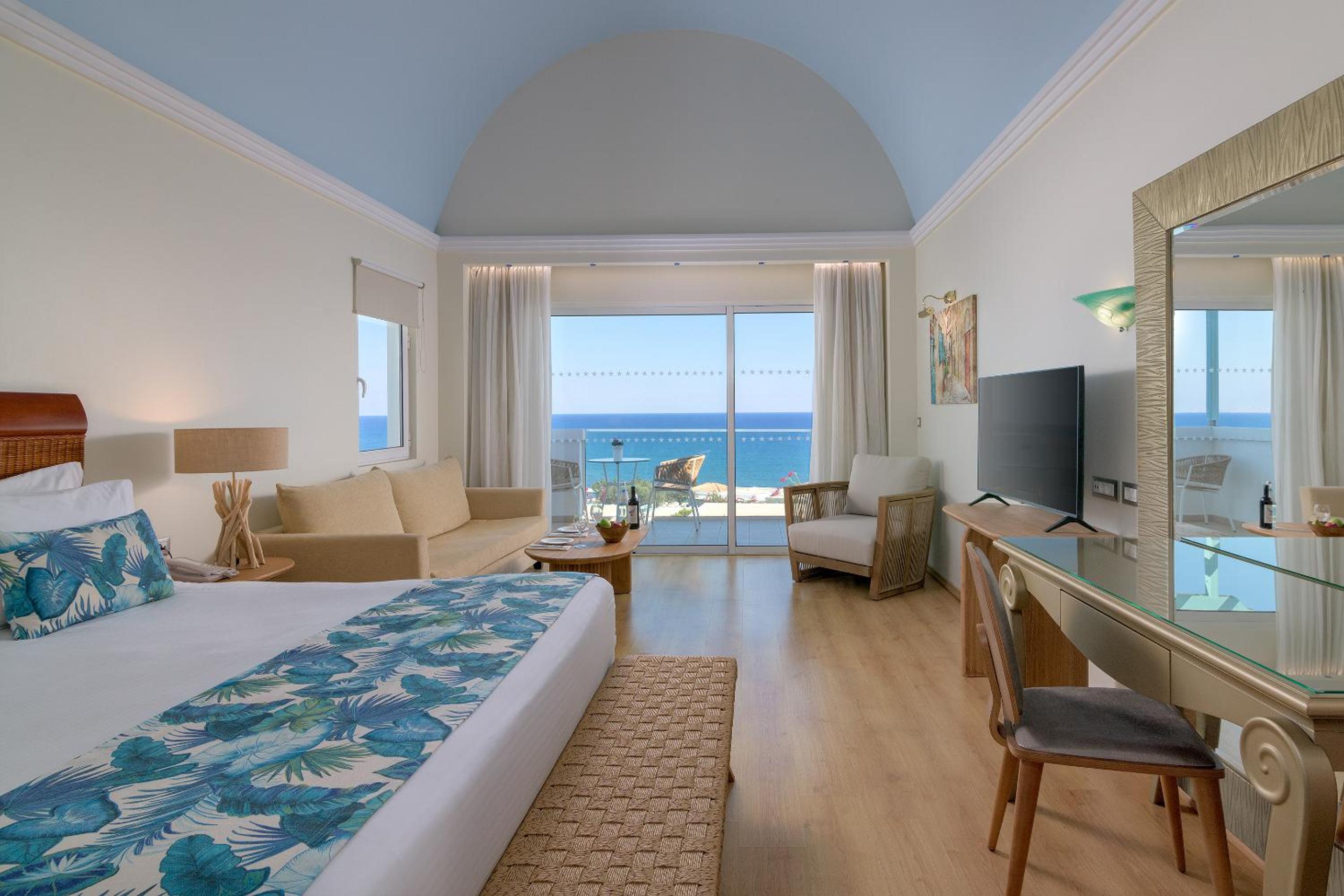 Deluxe Room with Sea View (2-3 People)