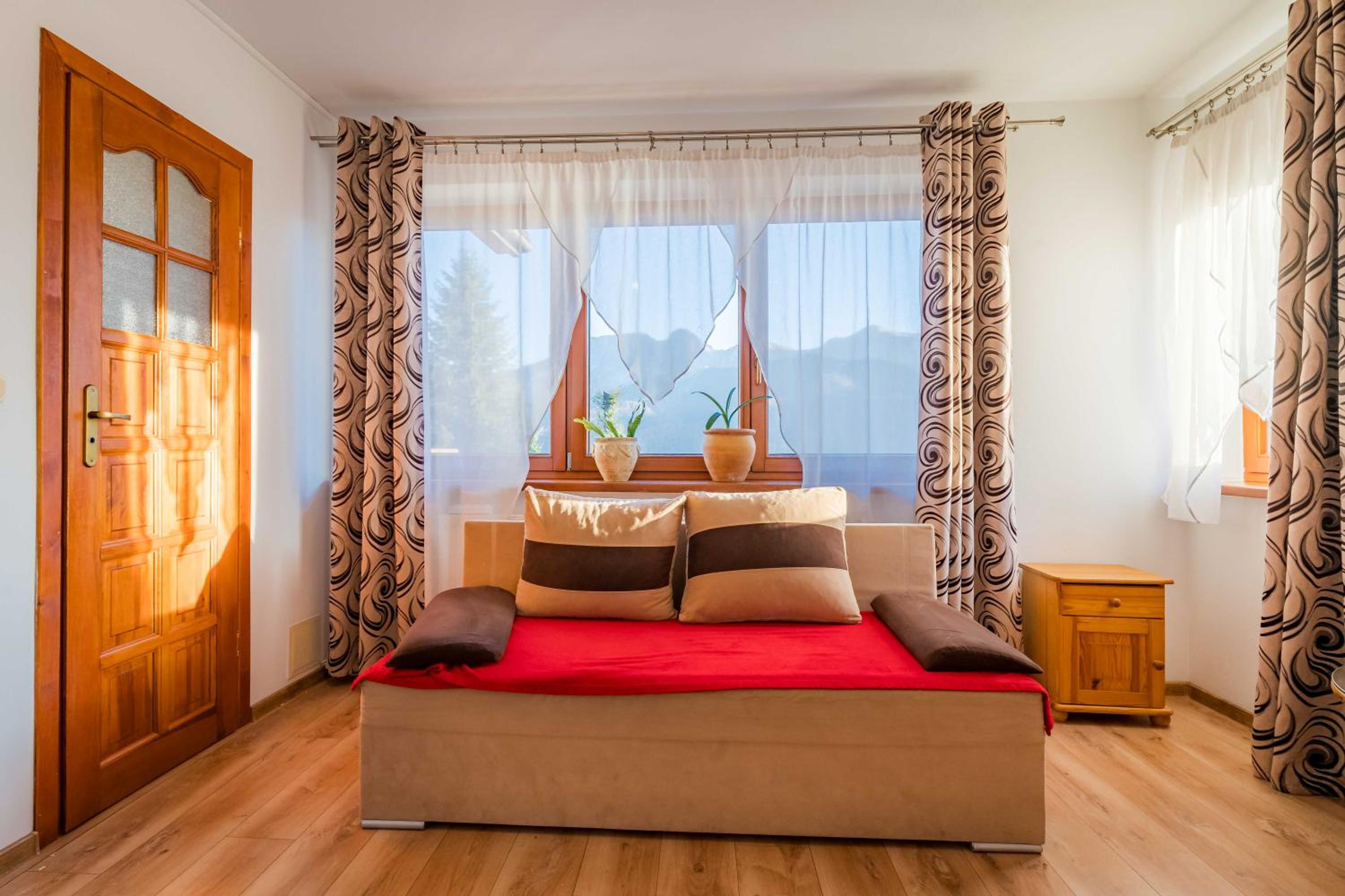One-Bedroom Apartment with Balcony