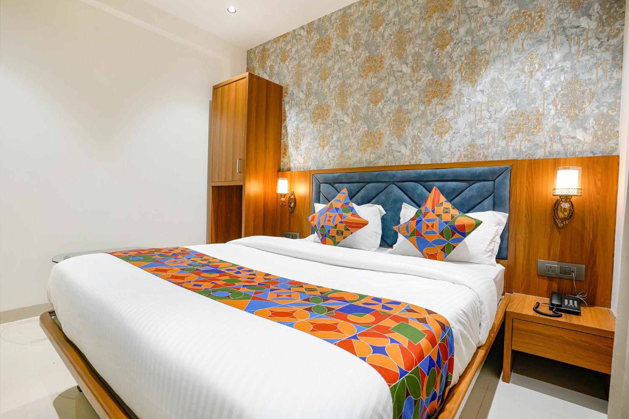 Deluxe Room - Photo 3