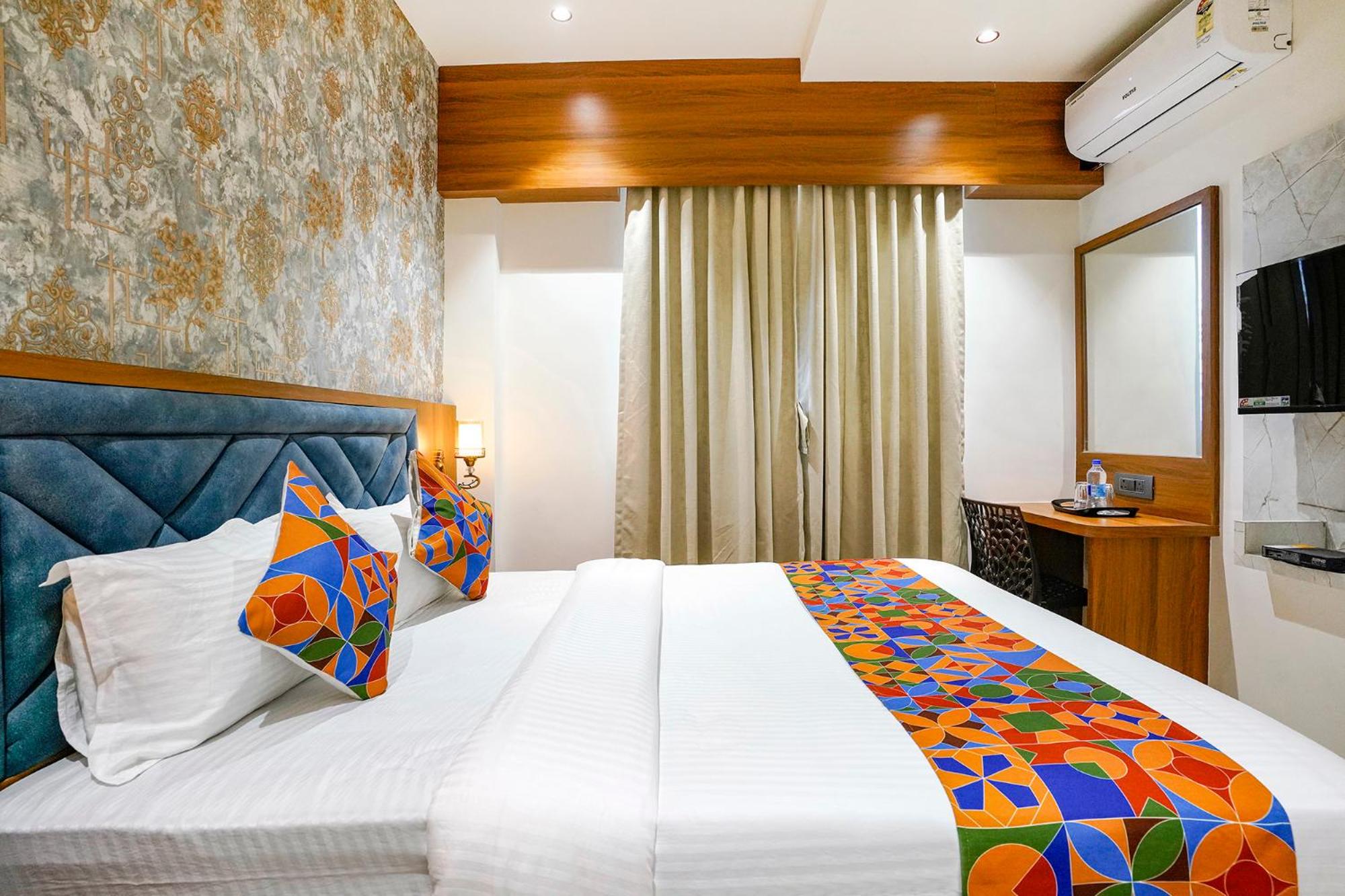 Deluxe Room - Photo 4