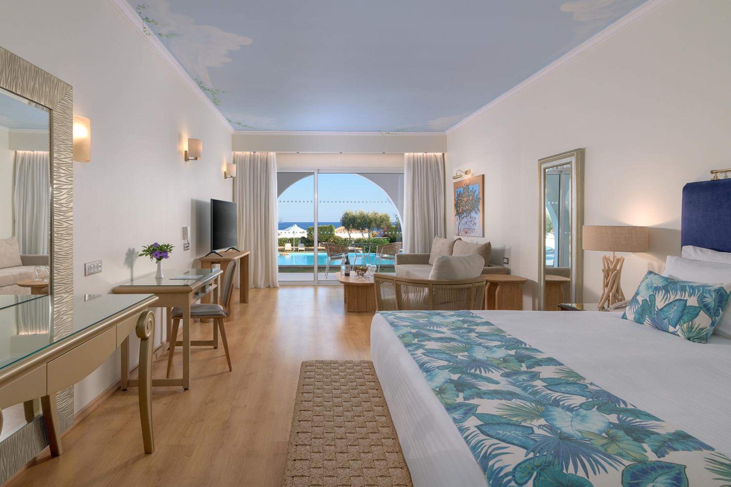 Deluxe Junior Suite with Sea View (2-3 People)
