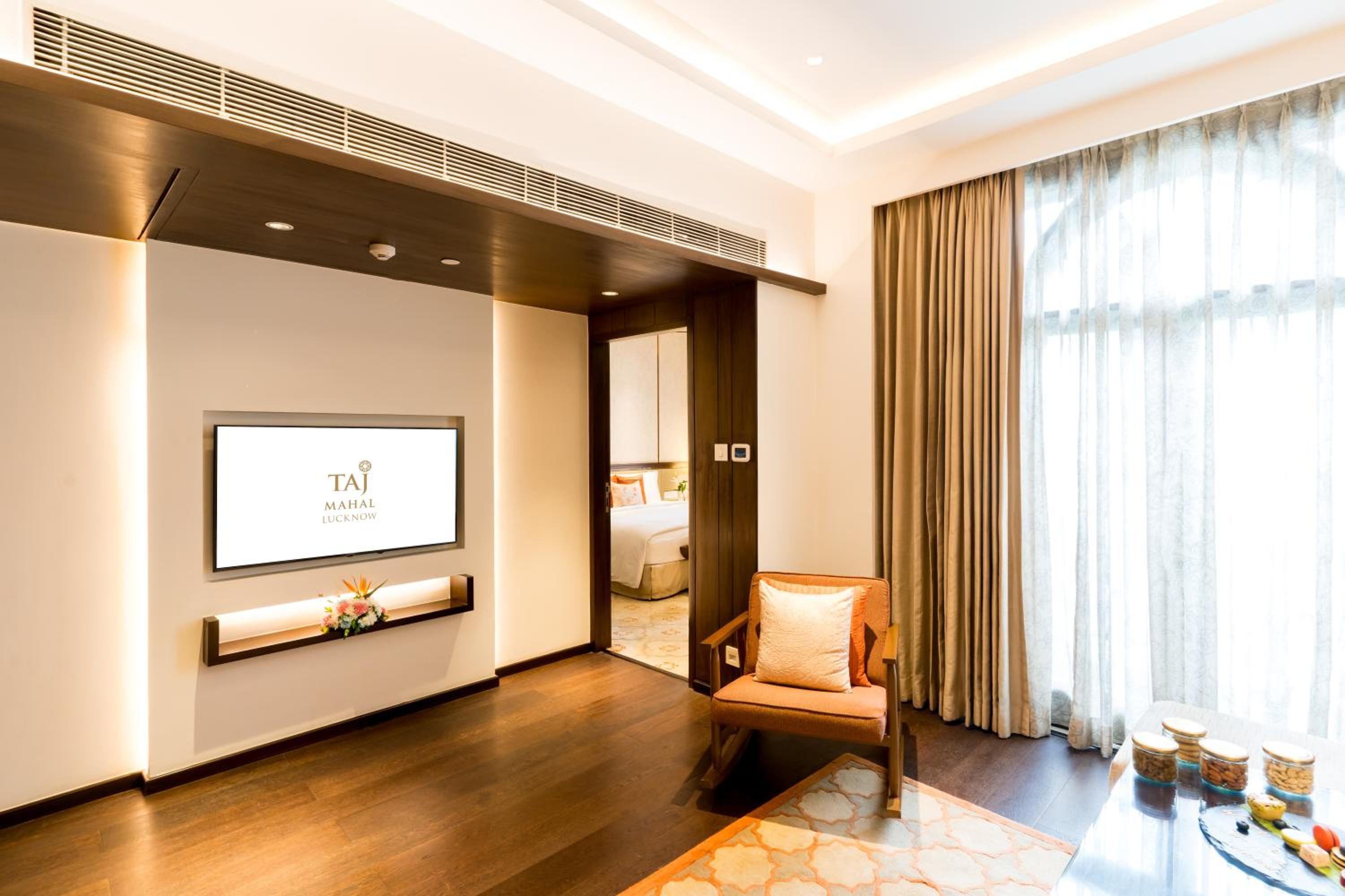 Premium Suite - Photo 2