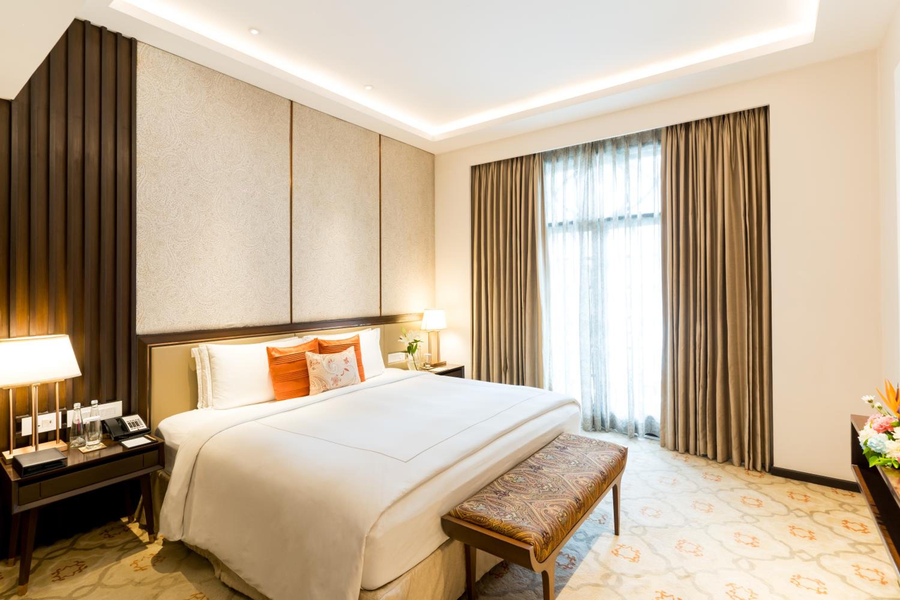 Premium Suite - Photo 1