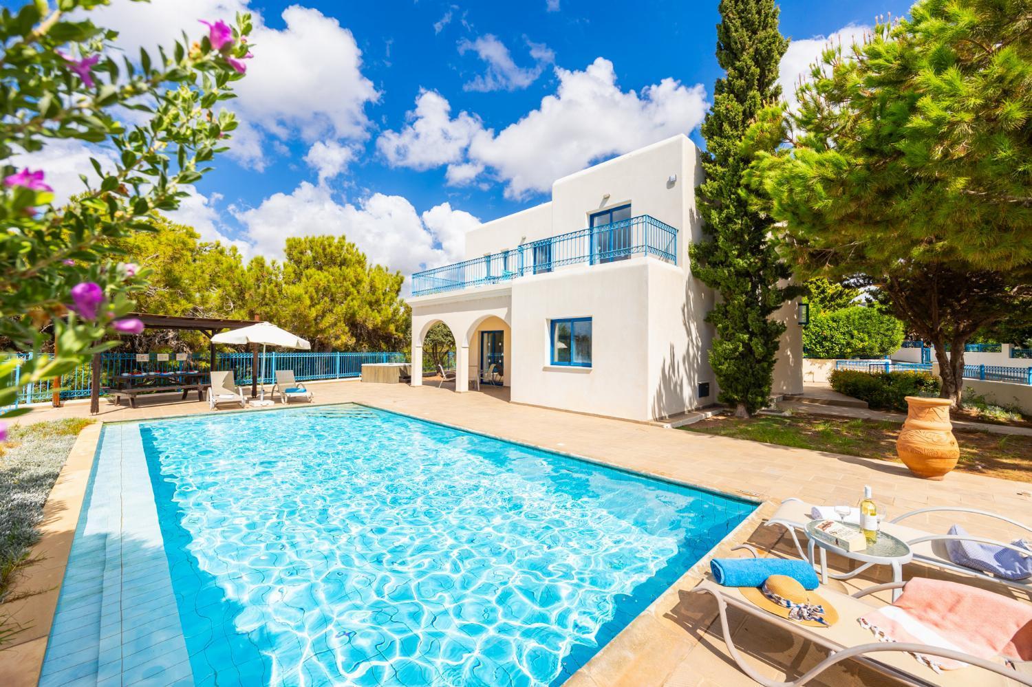 Villa photo 2