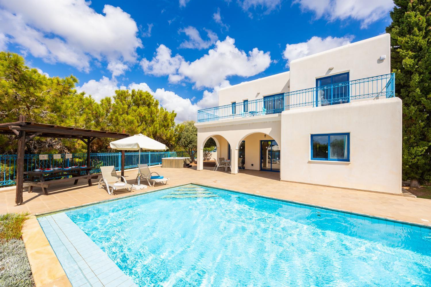 Villa photo 3