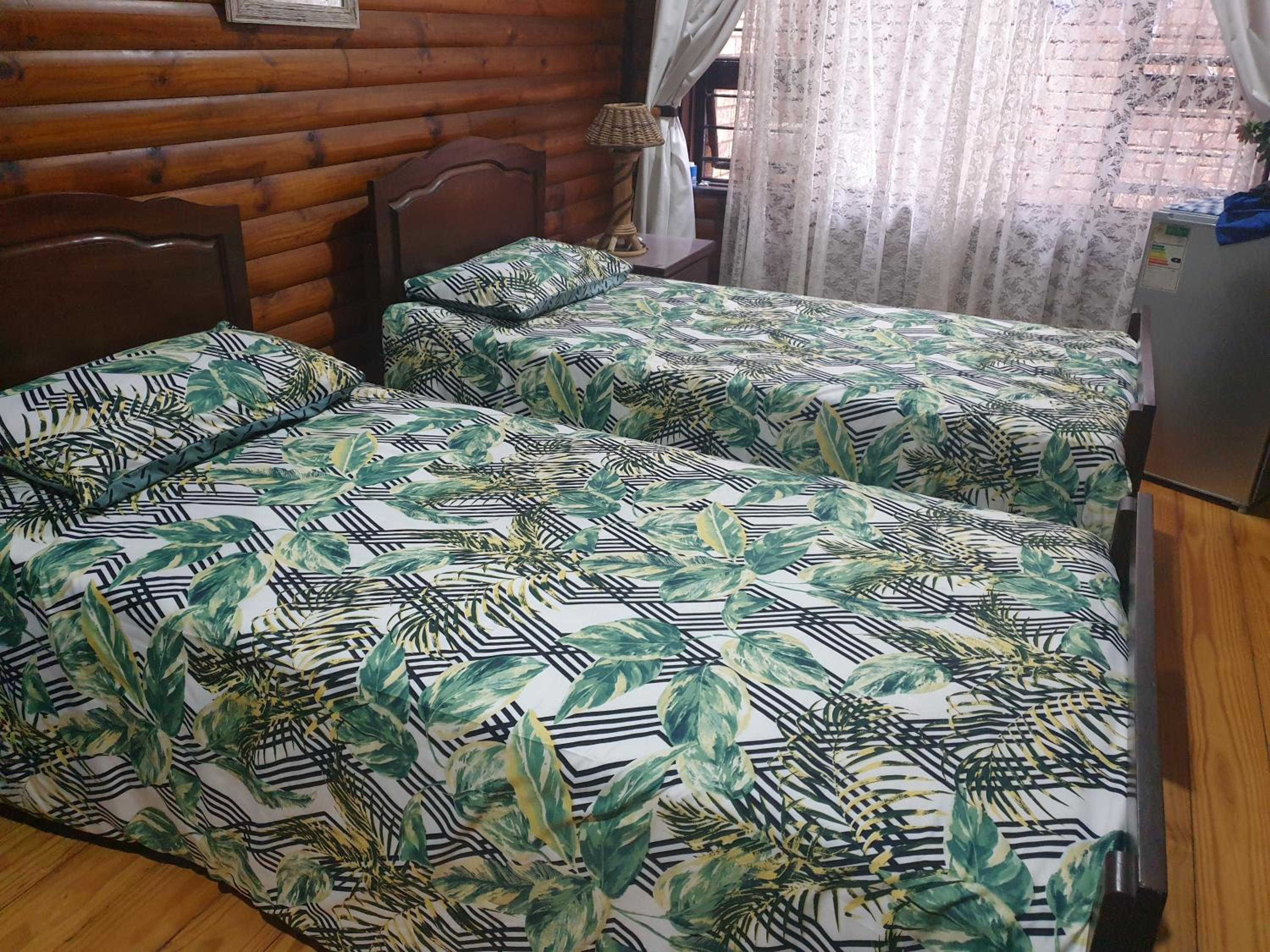 Double Room with Shared Bathroom photo 2