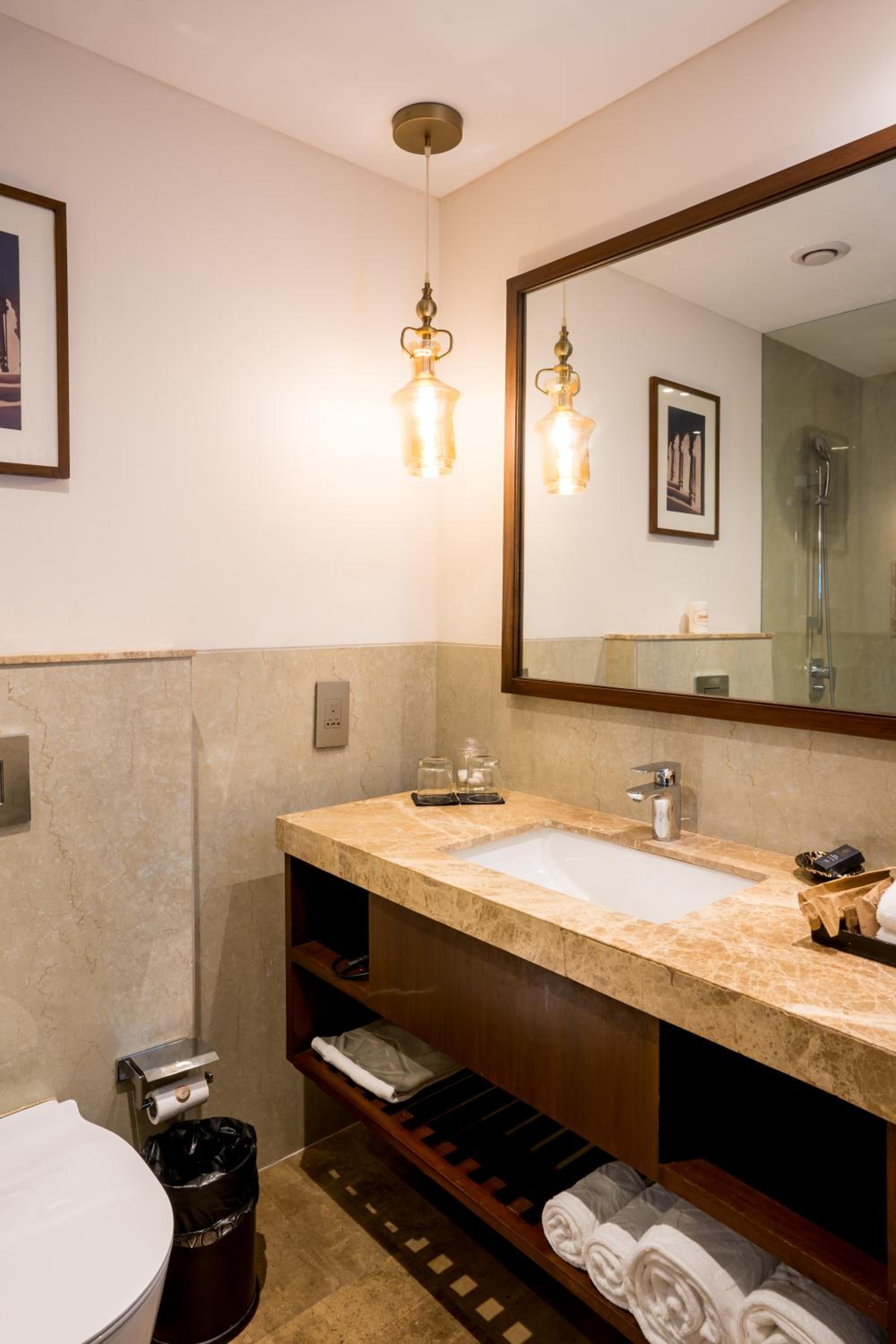 Superior Room Twin Bed Pool View - Photo 4