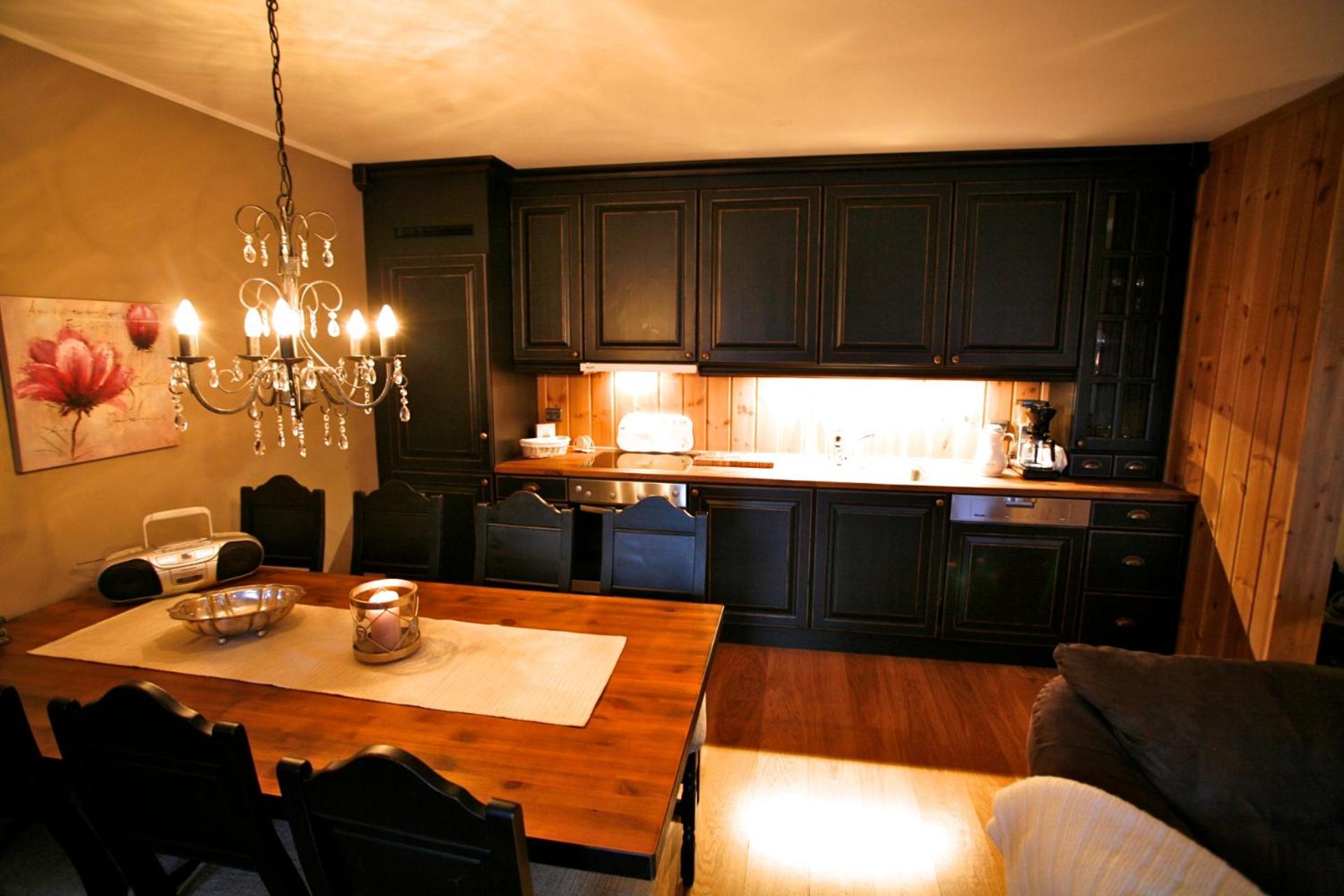 Two-Bedroom Studio Apartment photo 2