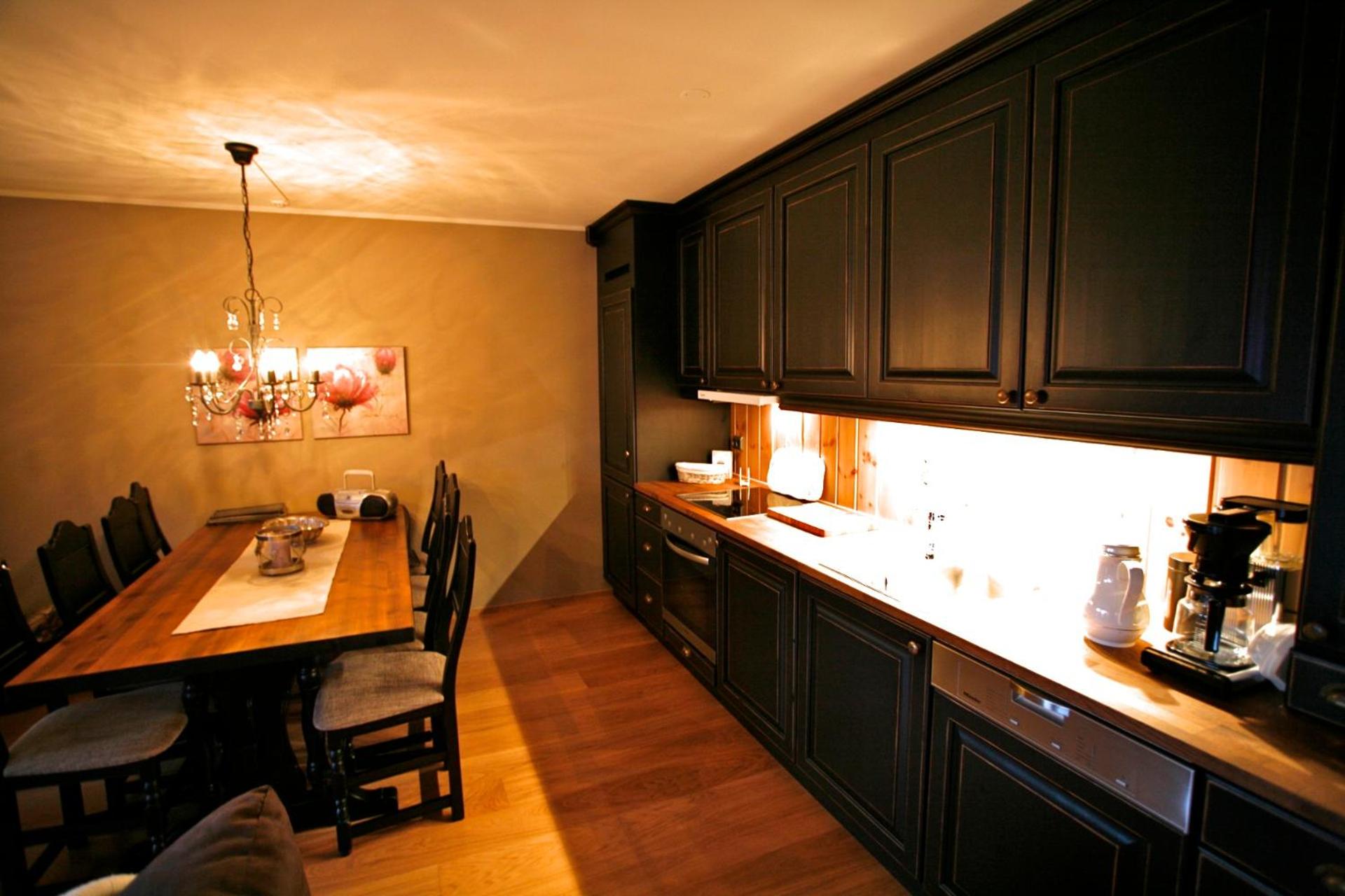 Two-Bedroom Studio Apartment photo 3