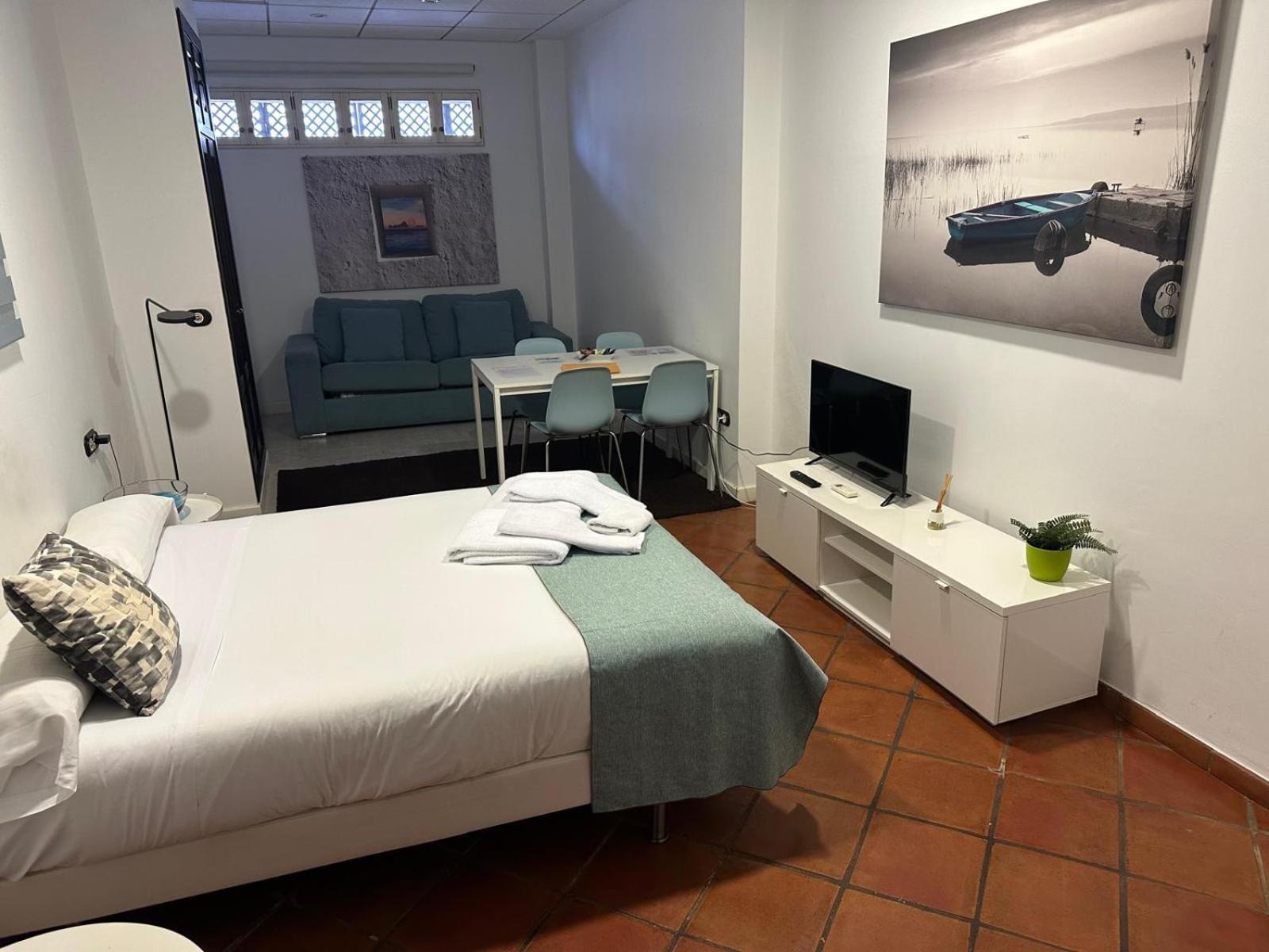 Estudio con sofá cama