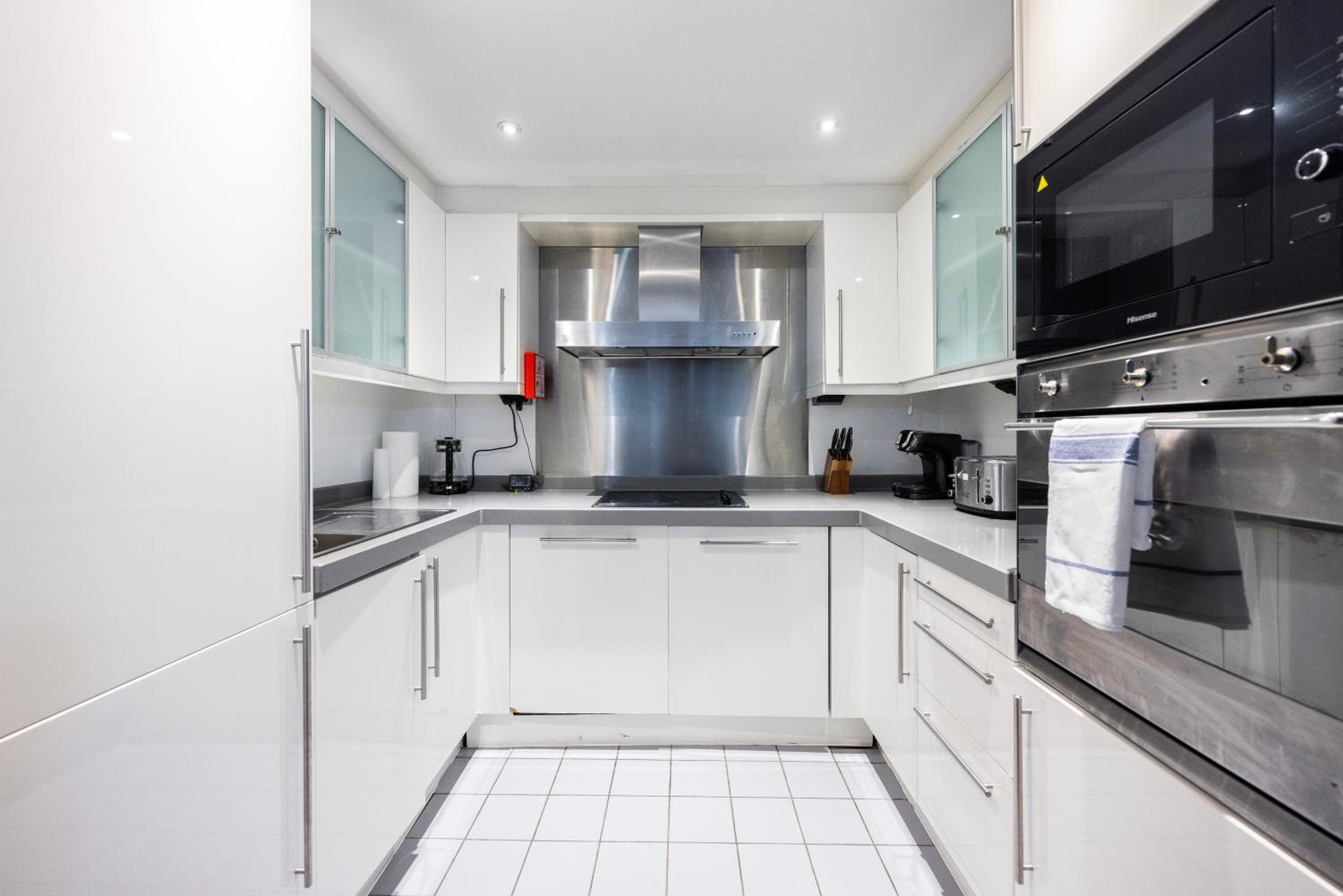One-Bedroom Apartment with Balcony photo 2