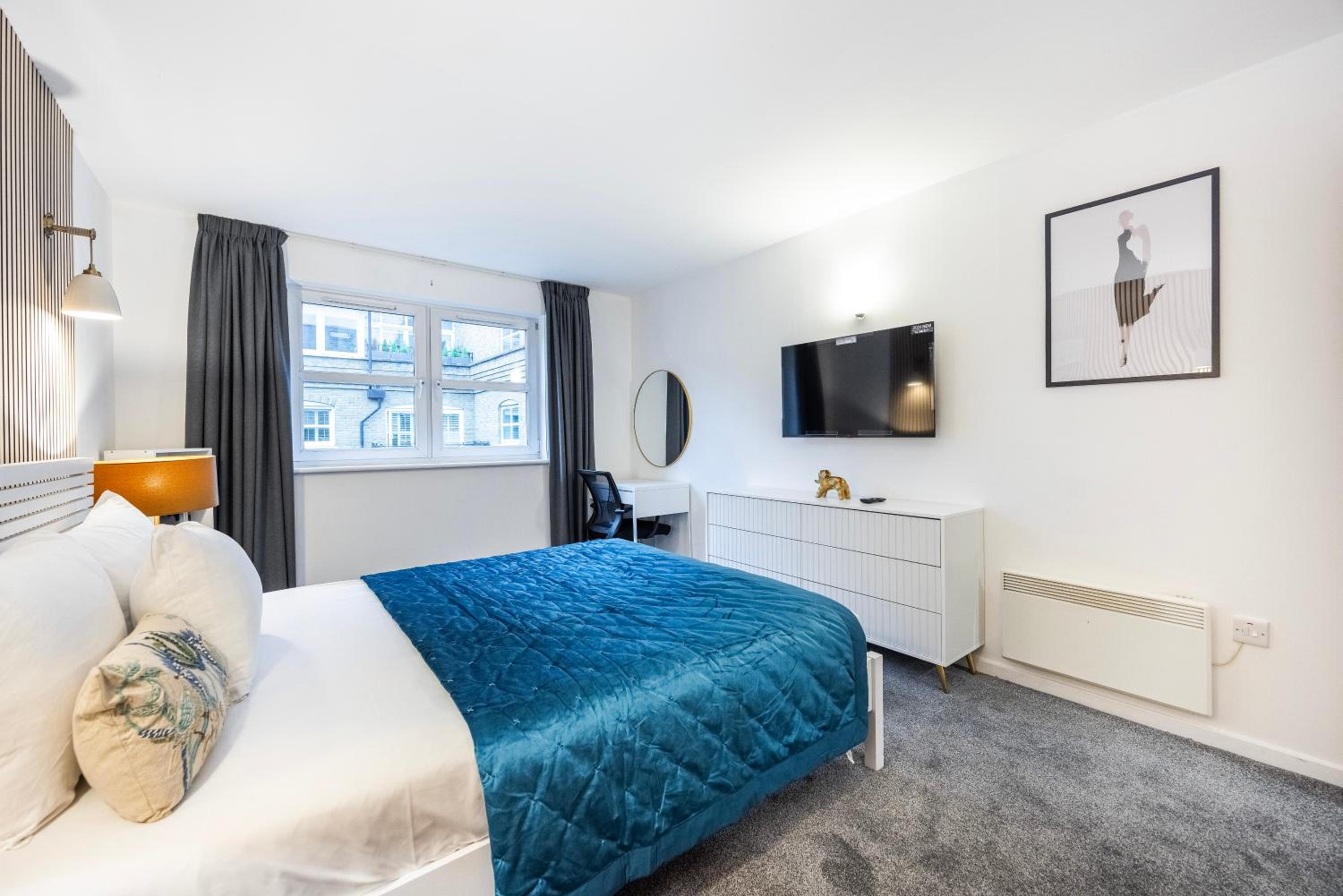 One-Bedroom Apartment with Balcony photo 3