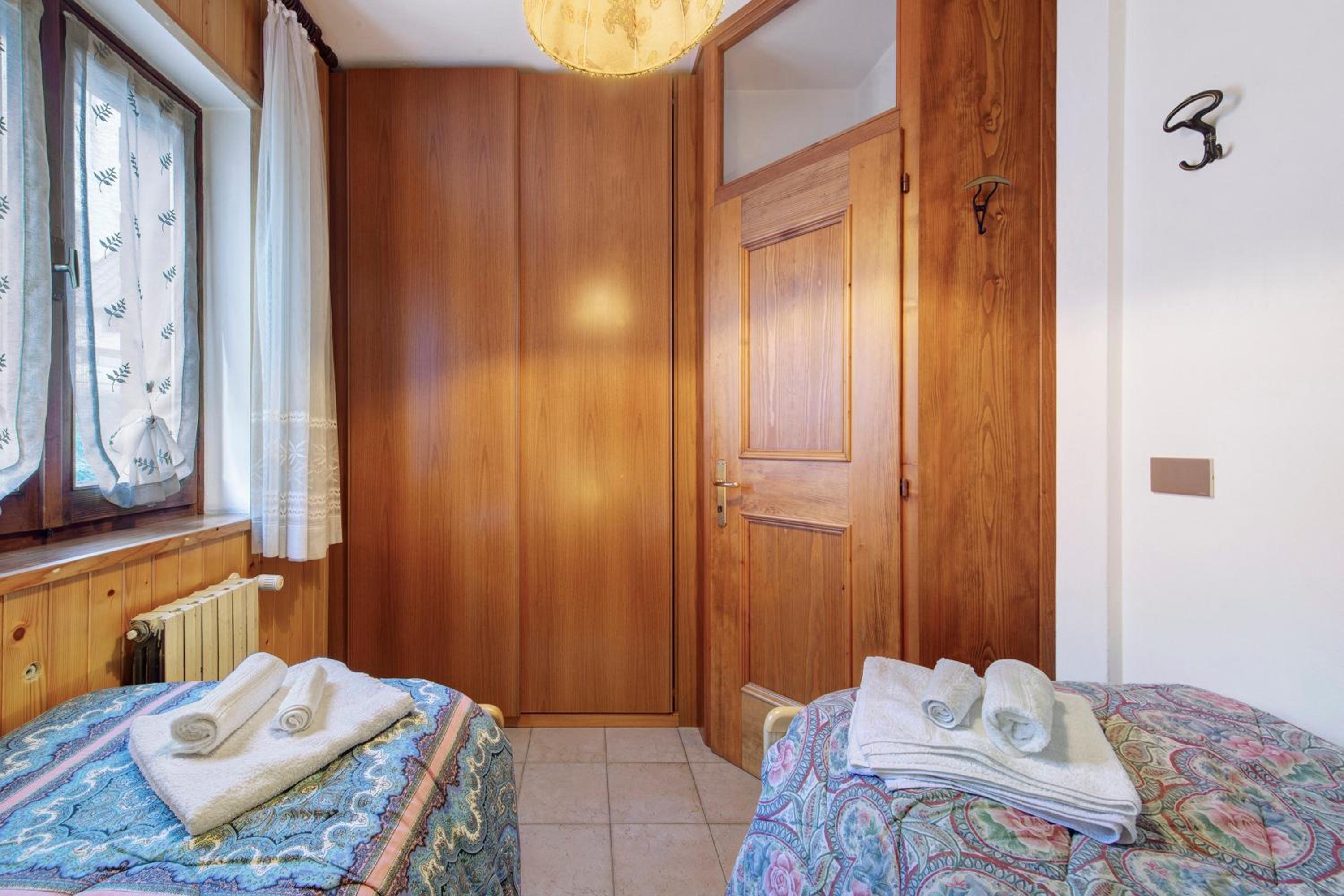 Two-Bedroom Deluxe Apartment with Garden View photo 2