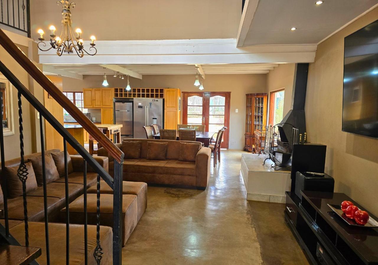 Four-Bedroom House photo 2