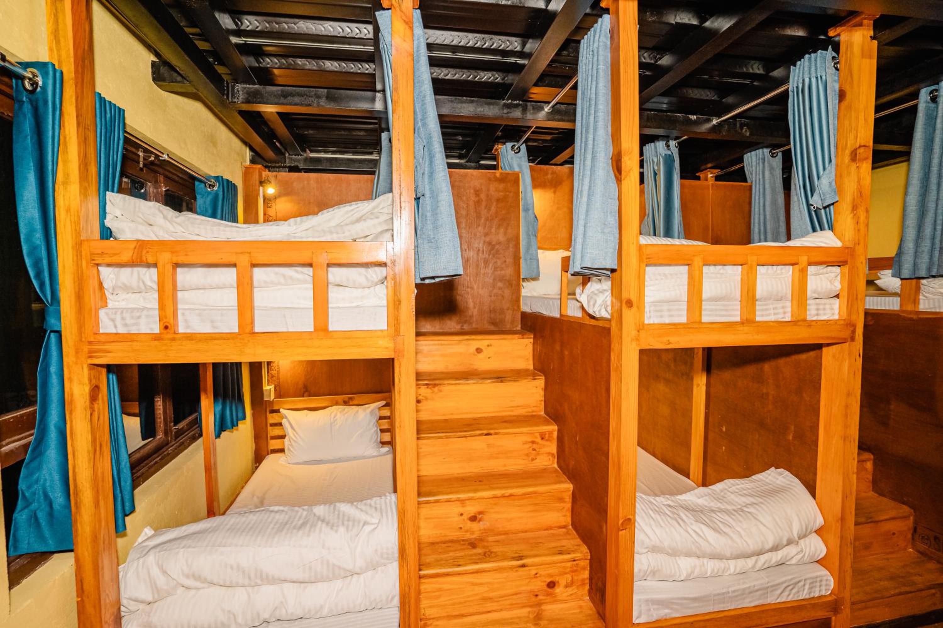 Bed in 8-Bed Mixed Dormitory Room photo 1