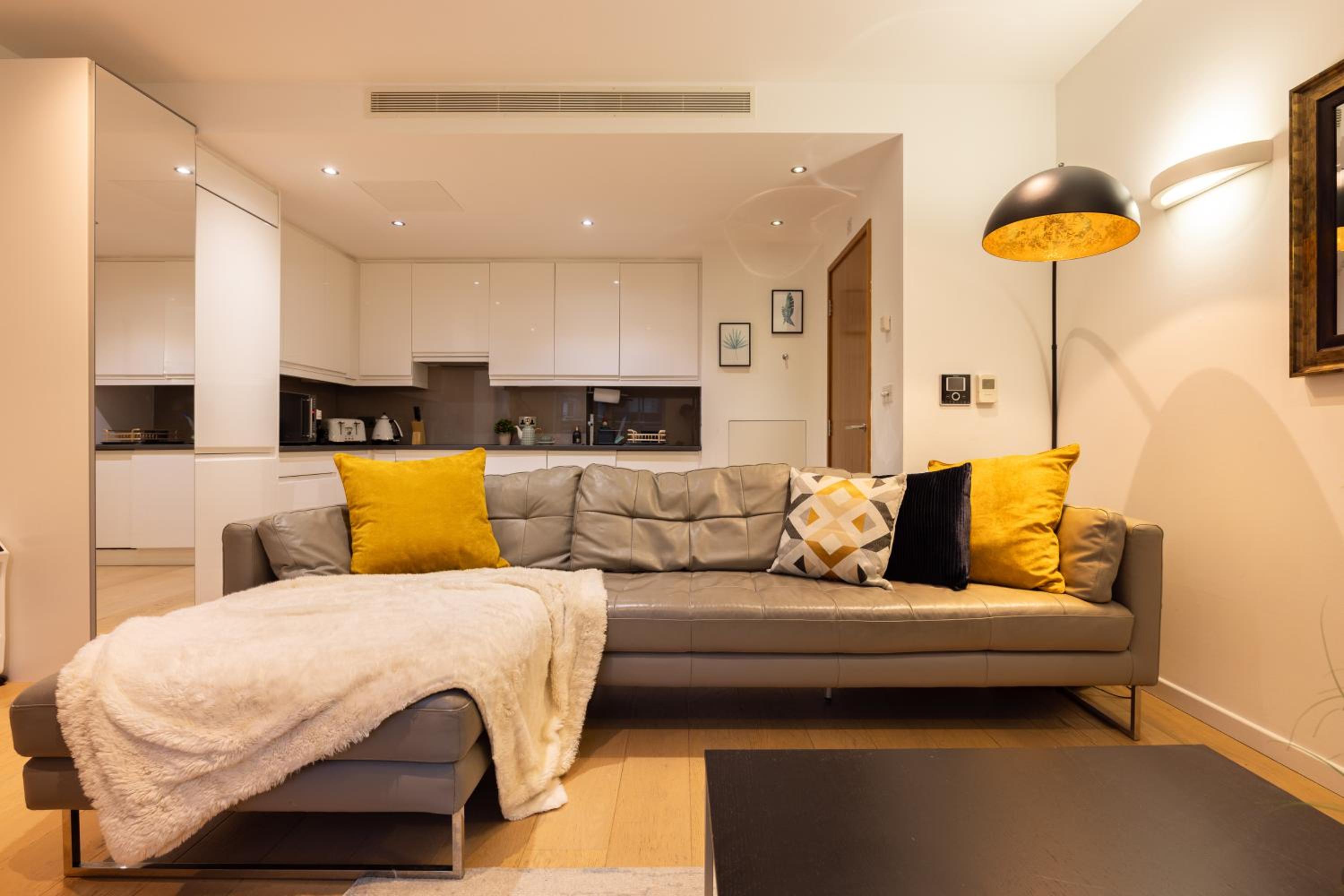 Apartment photo 3