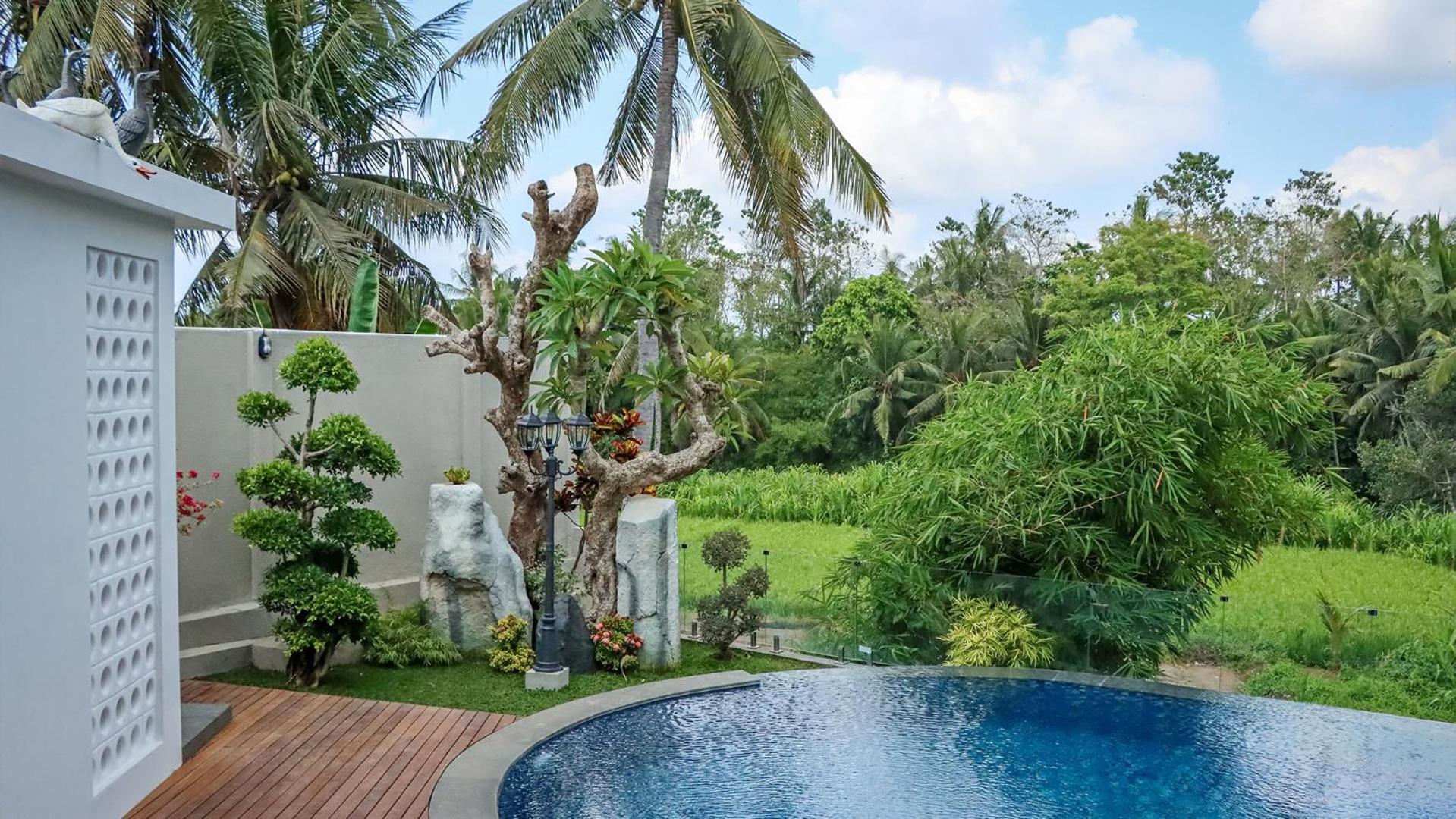 Villa photo 2