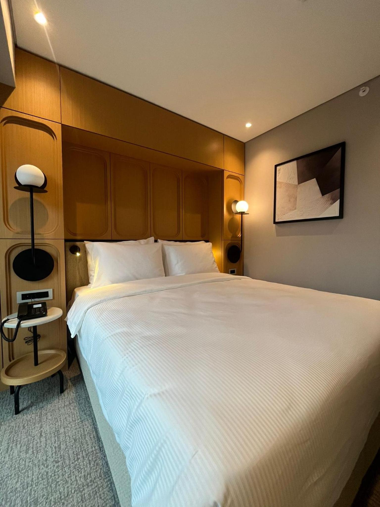 Standard Queen Room photo 1