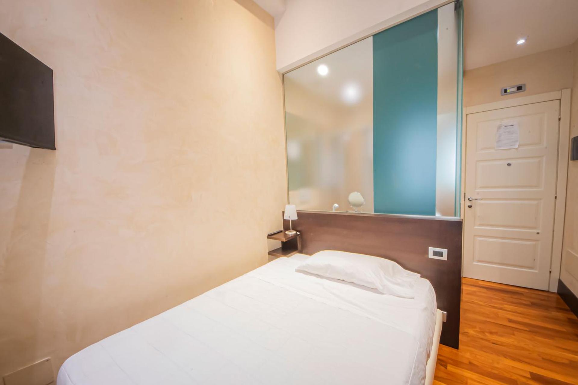 Single Room With French Bed photo 1