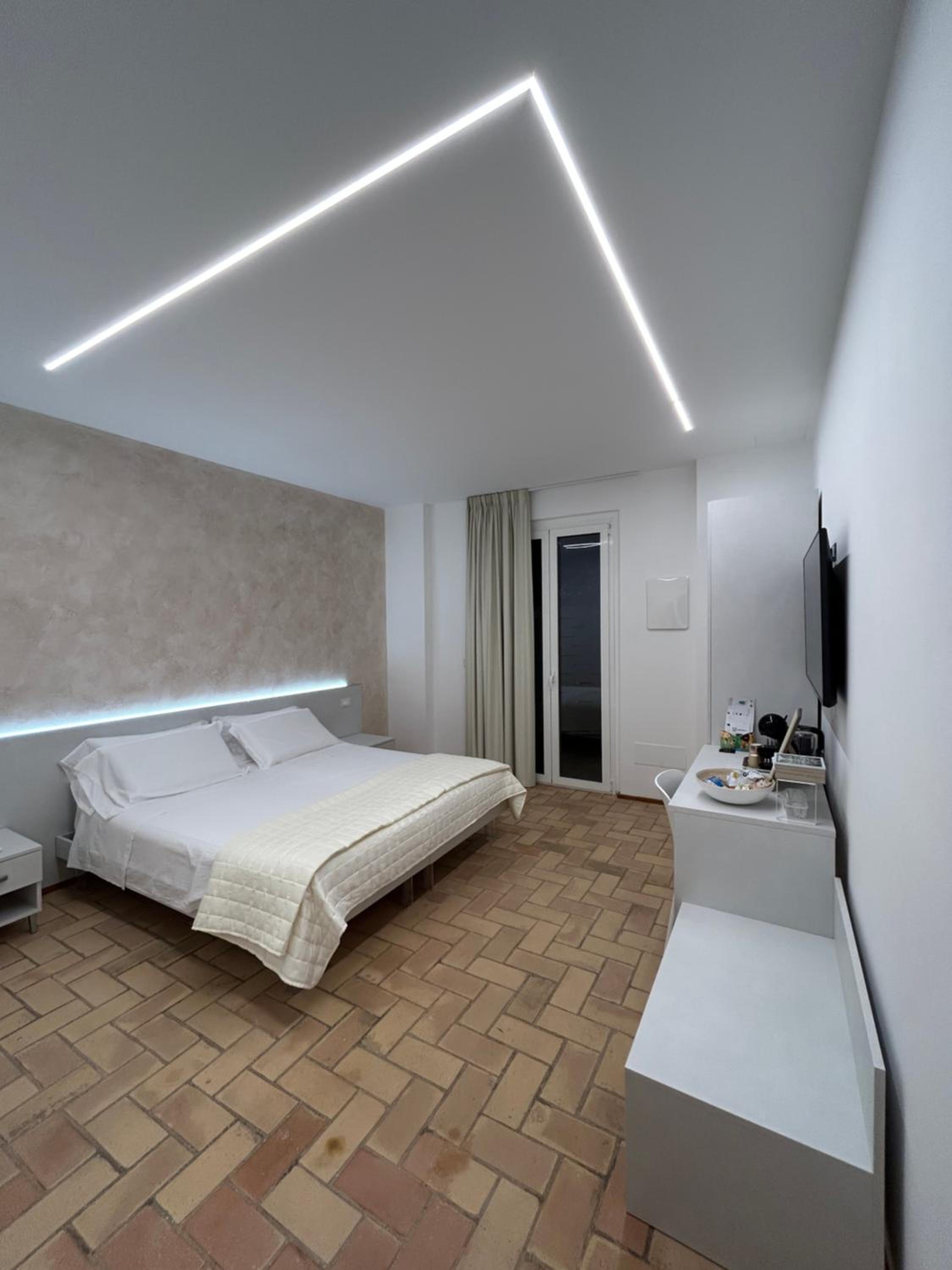 Deluxe Junior Suite photo 1