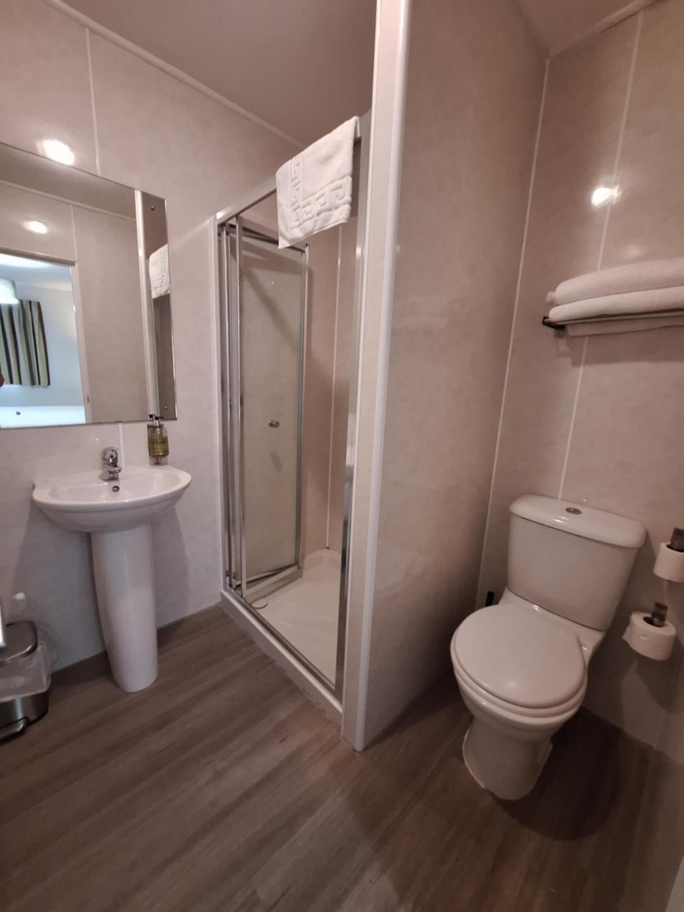 Single Room - Photo 3