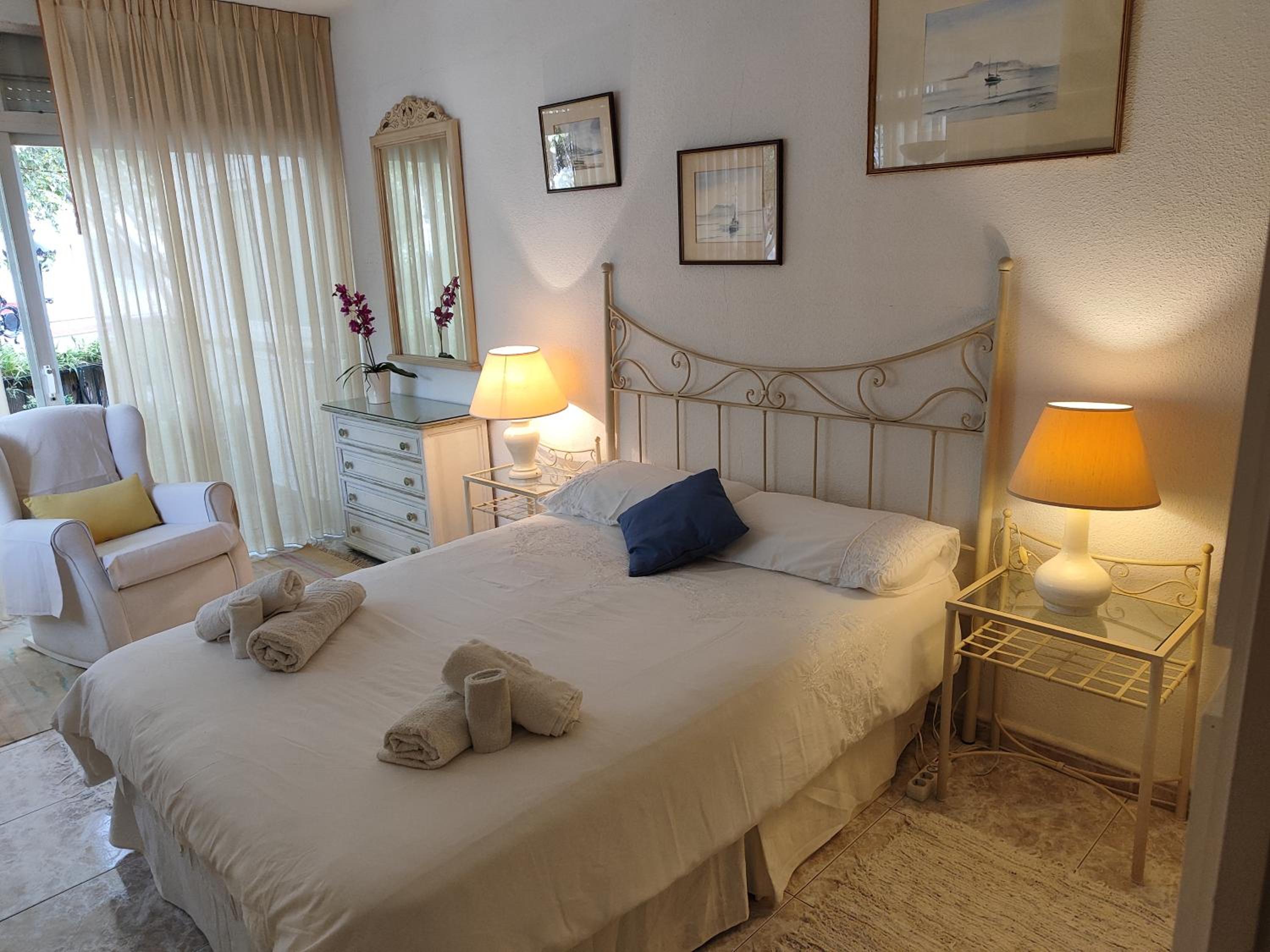 Apartamento con vista a la piscina
