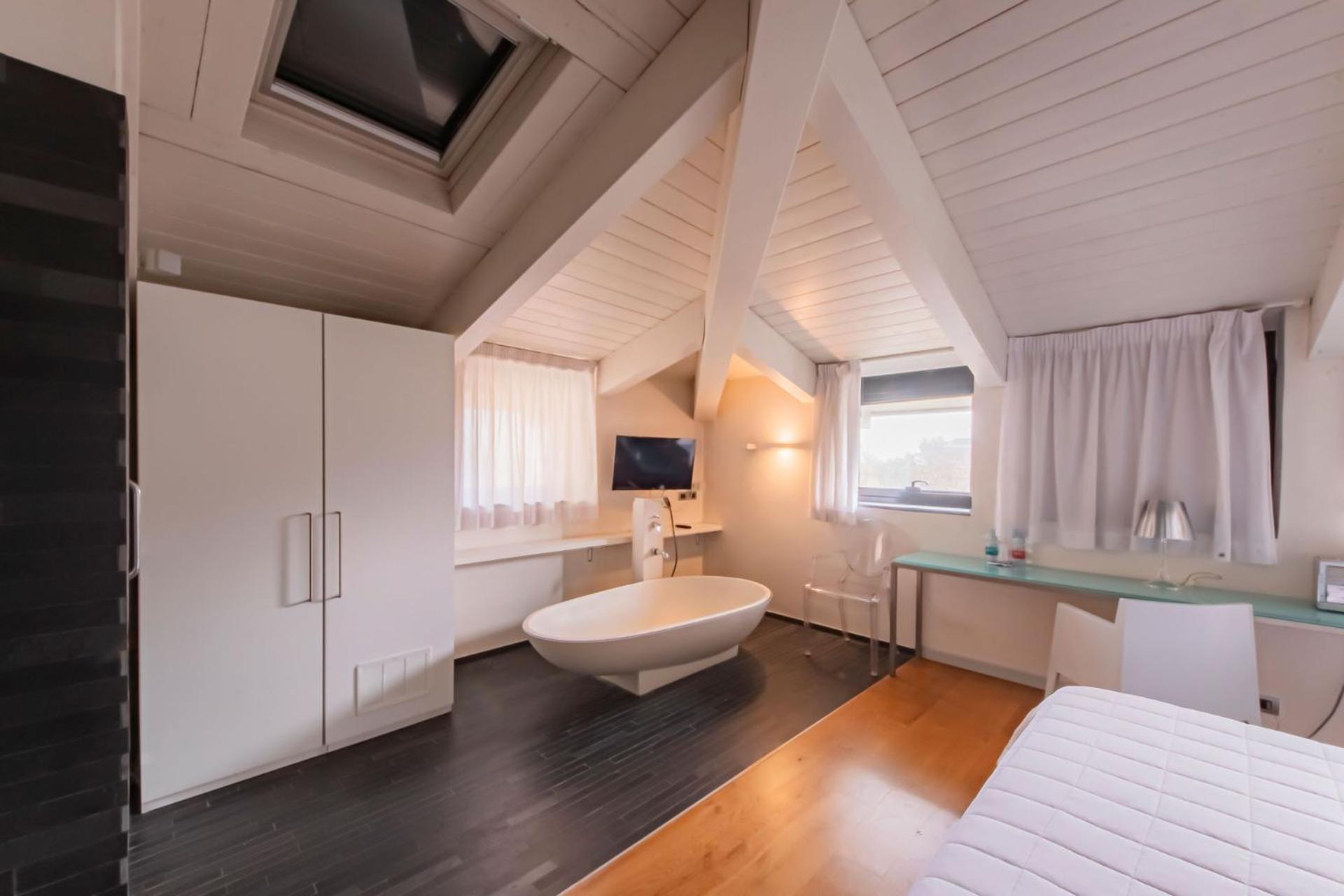 Superior Double Room - Photo 2