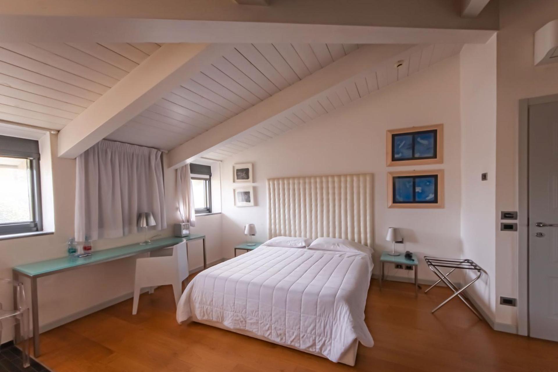 Superior Double Room - Photo 1