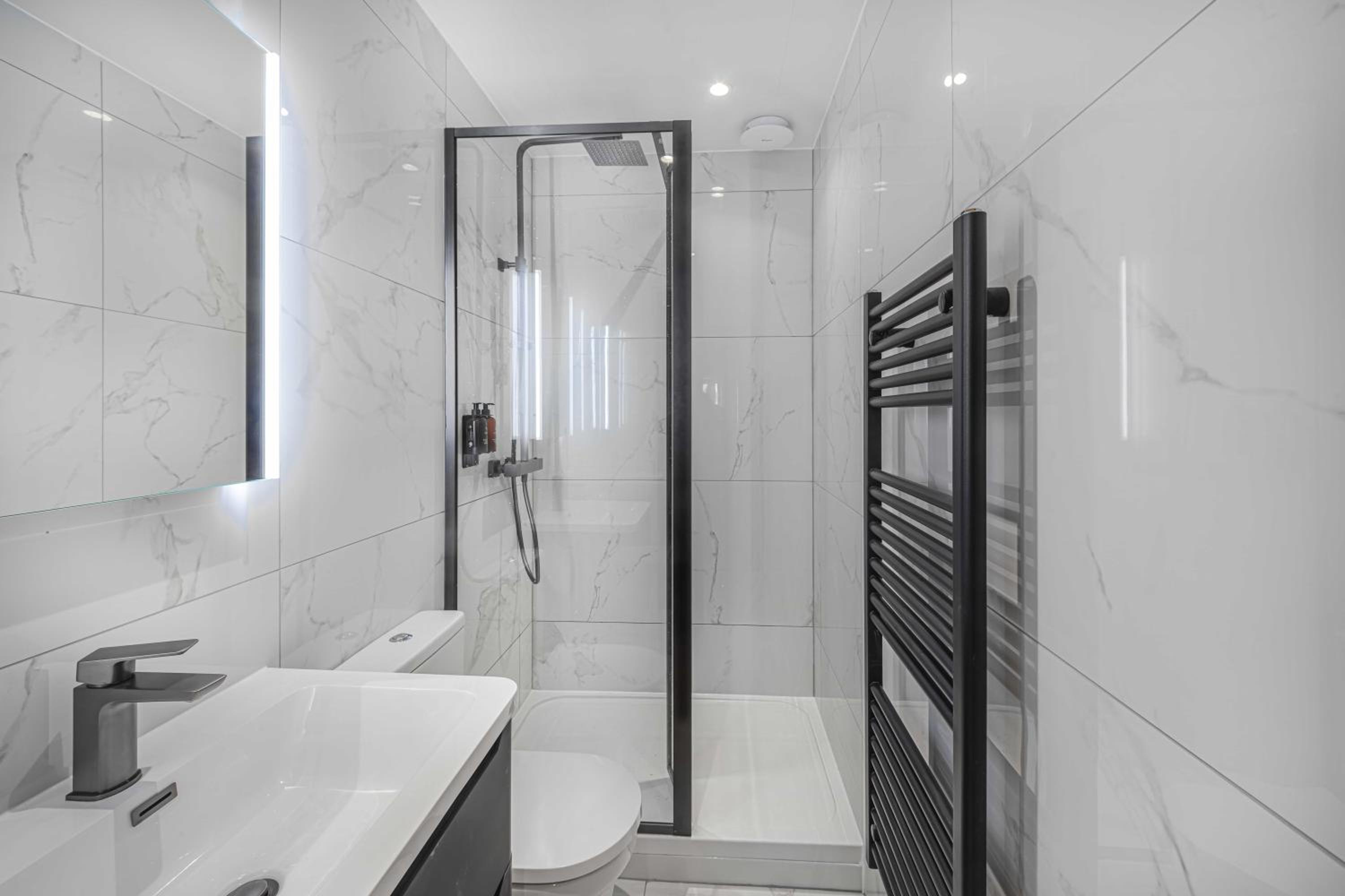 Double Room With Private Bathroom photo 3