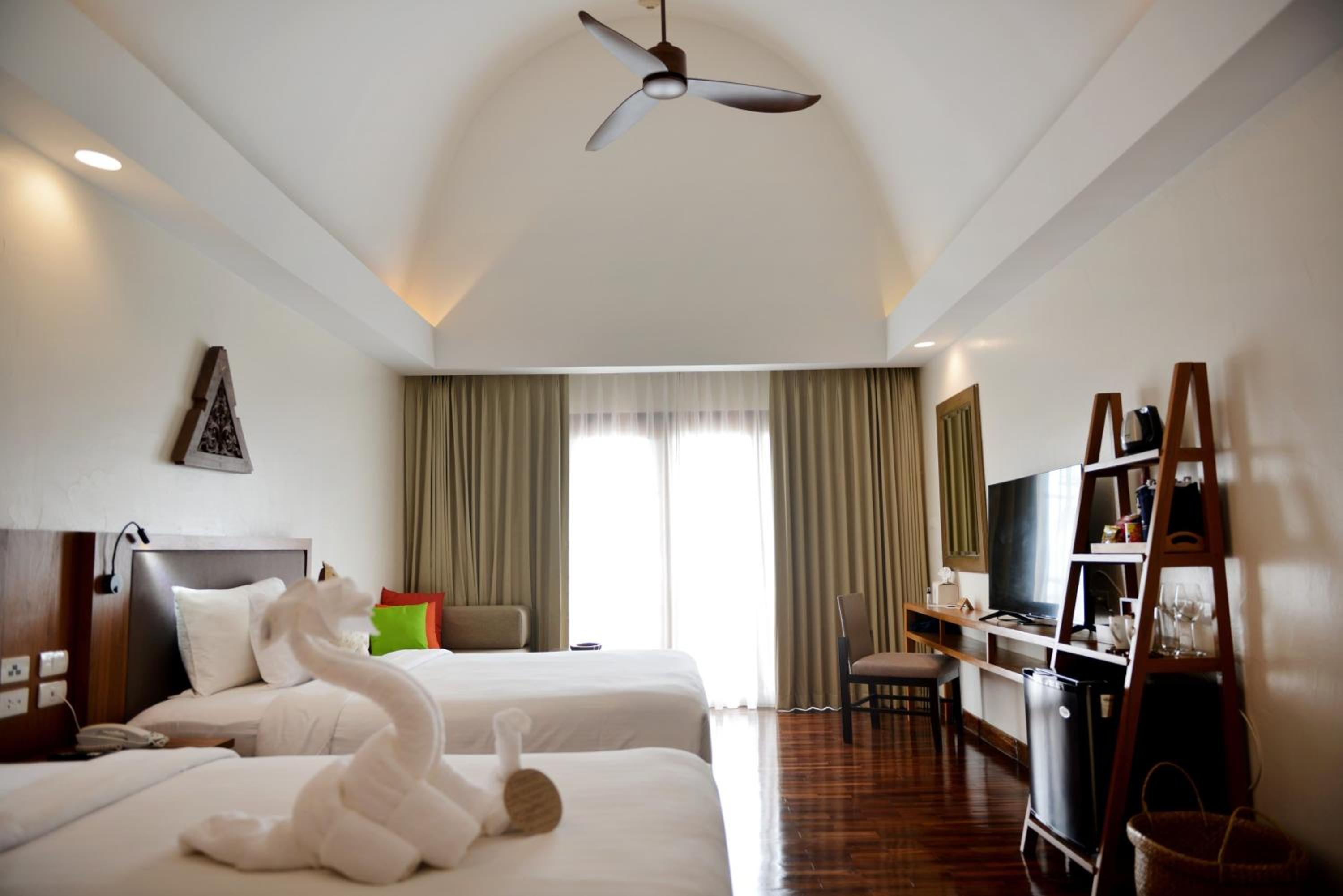 Tropical Room - Photo 8