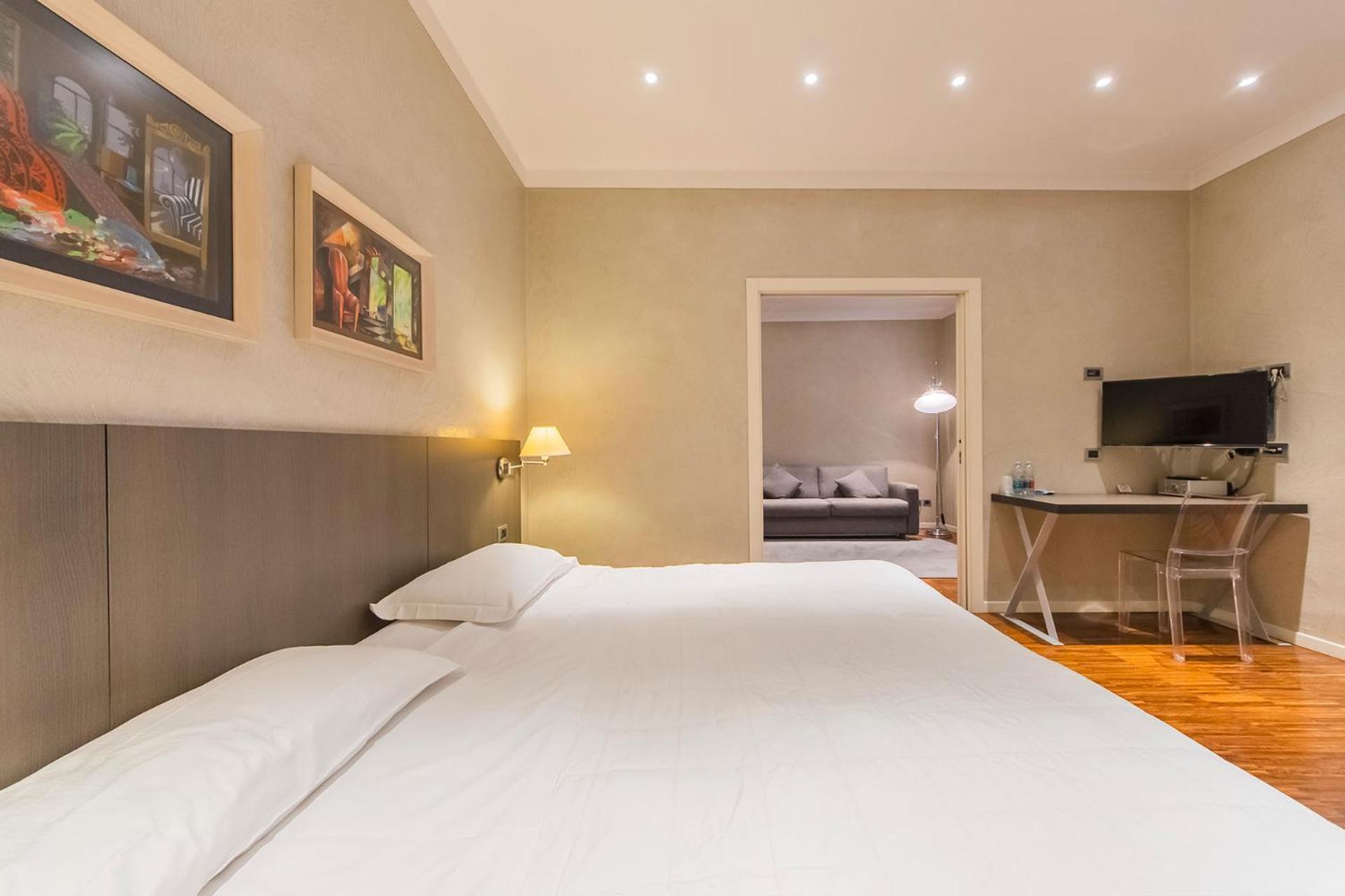 Suite - Photo 2