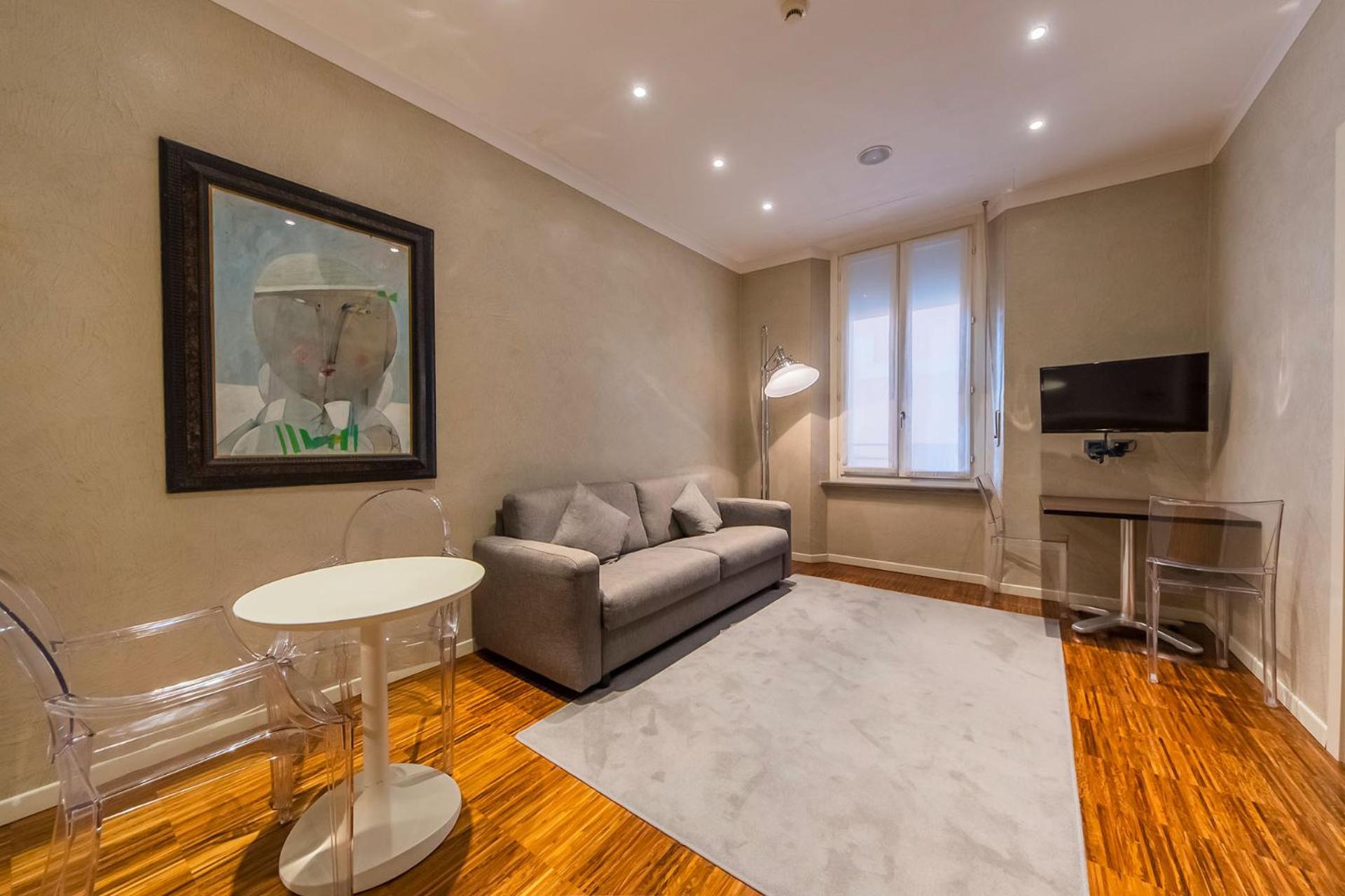 Suite - Photo 3