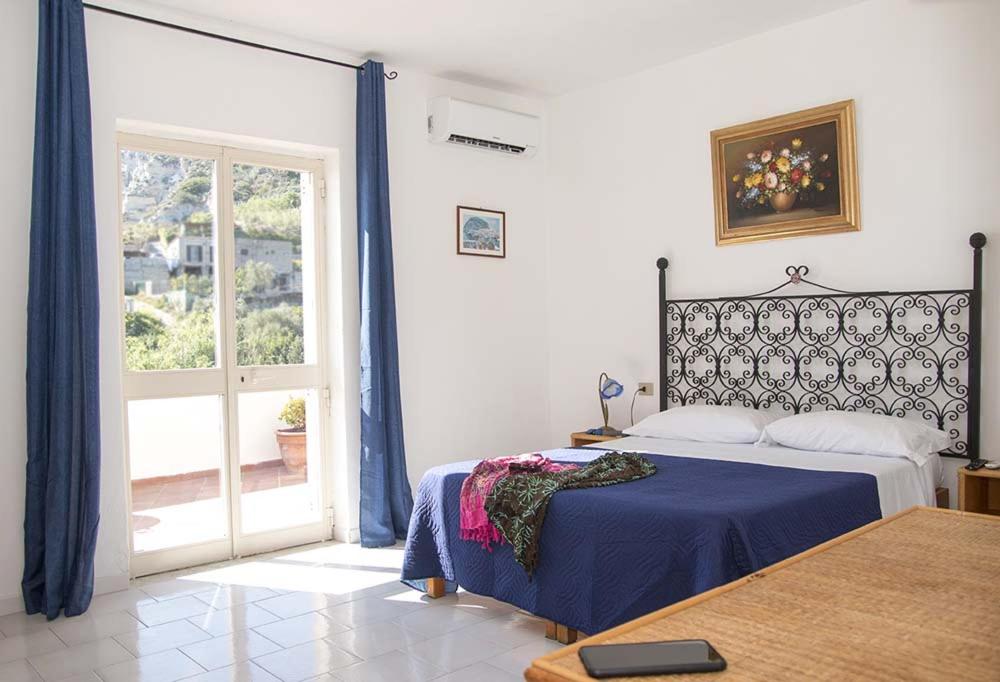 Deluxe Triple Room With Sea View