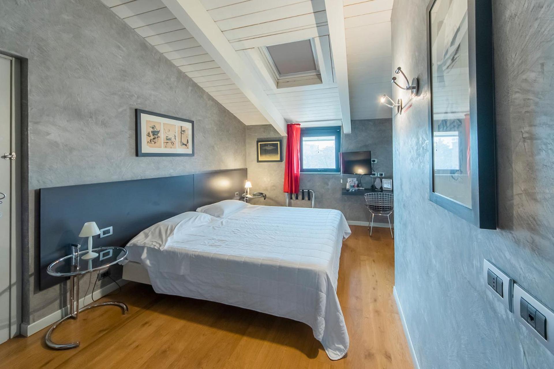 Standard Double Room - Photo 4