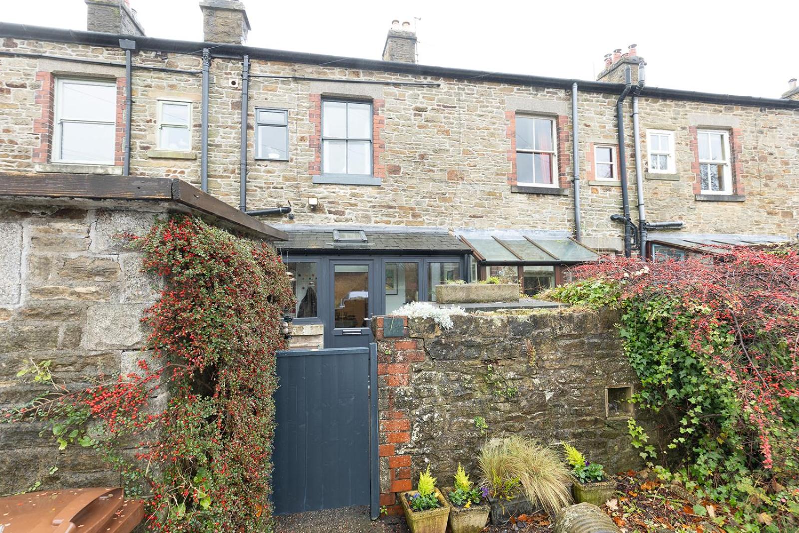 Three-Bedroom House photo 3
