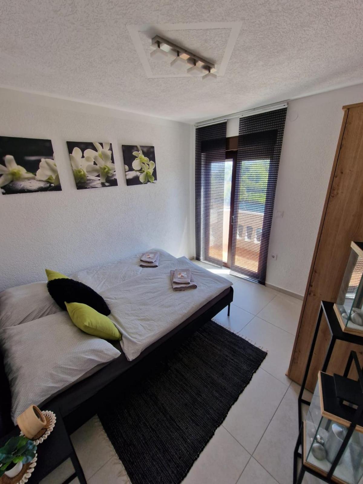 One-Bedroom Apartment With Balcony