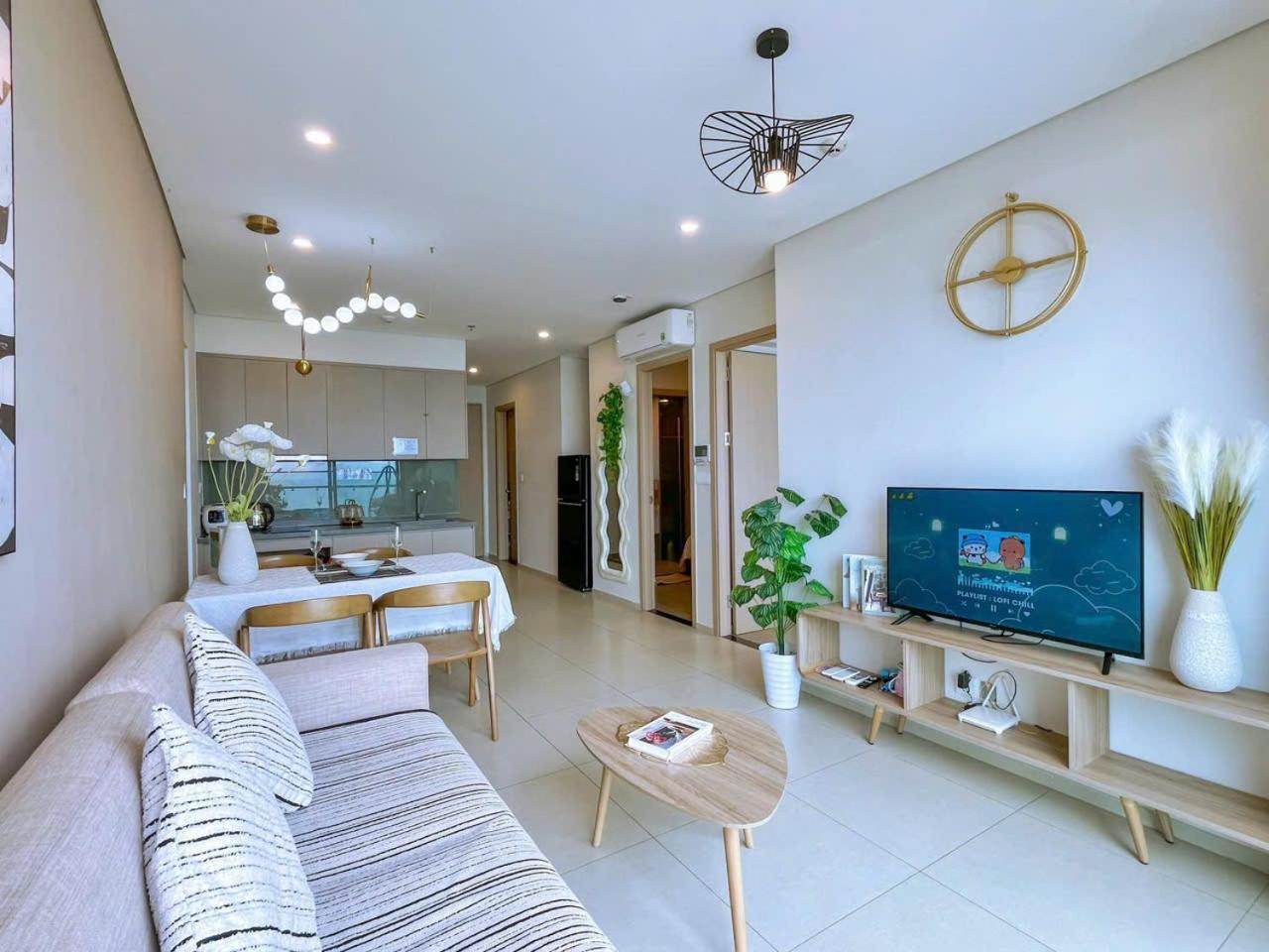 Three-Bedroom Apartment with Sea View - Photo 23
