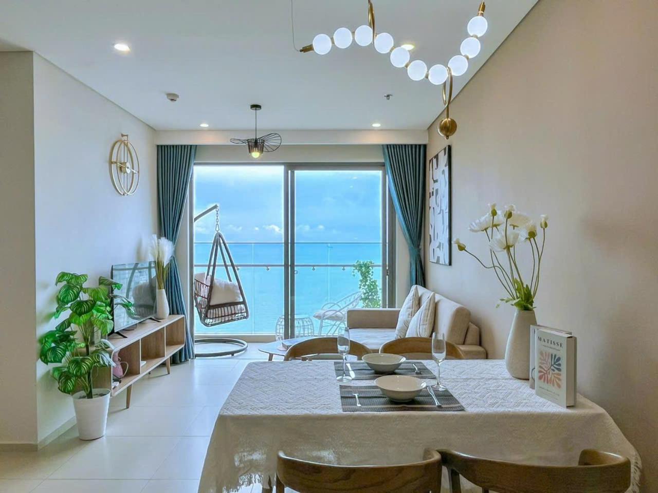 Three-Bedroom Apartment with Sea View - Photo 80