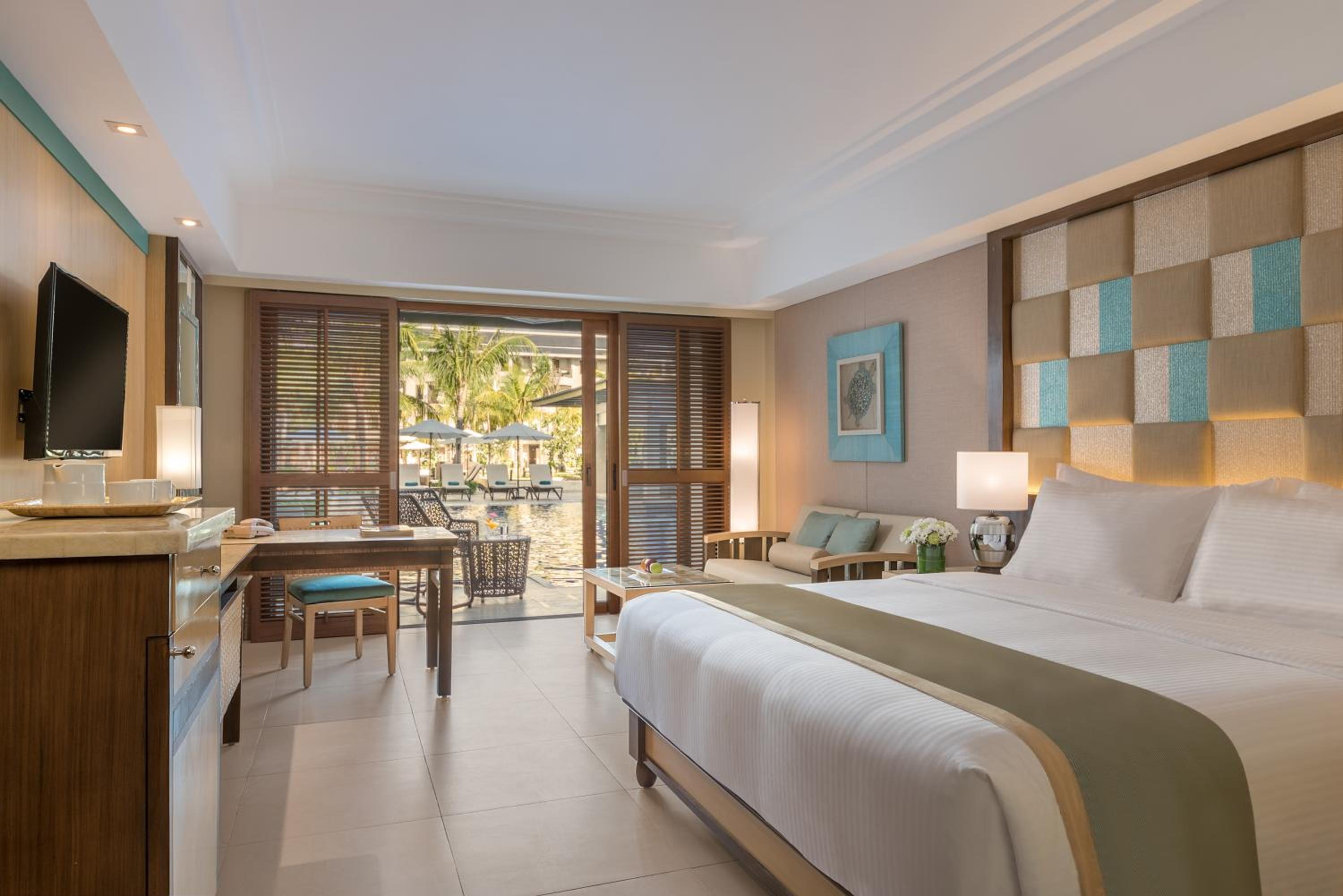 Premier Room with Pool Access - Photo 1