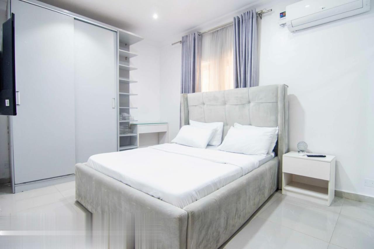 One-Bedroom Apartment photo 3