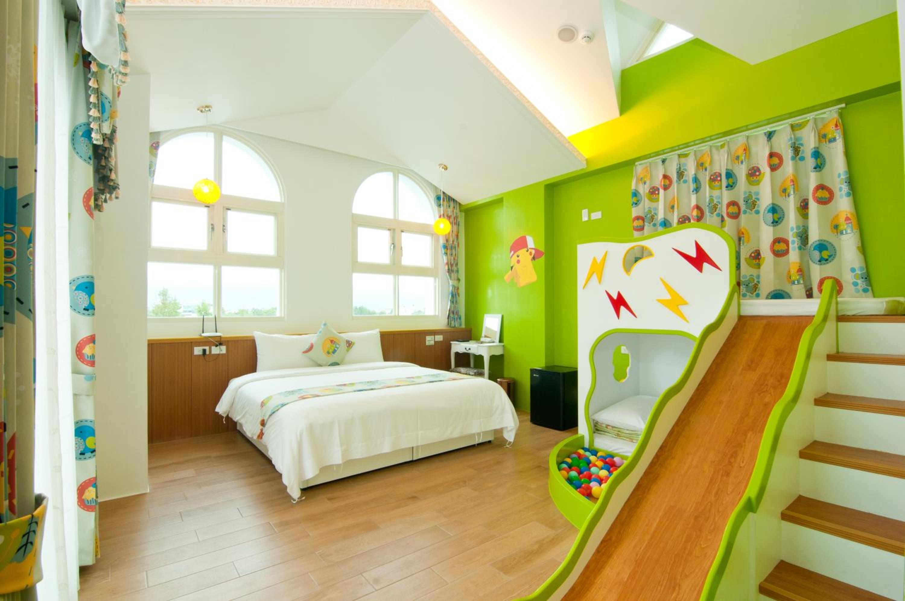 Quadruple Room with Private Bathroom photo 1