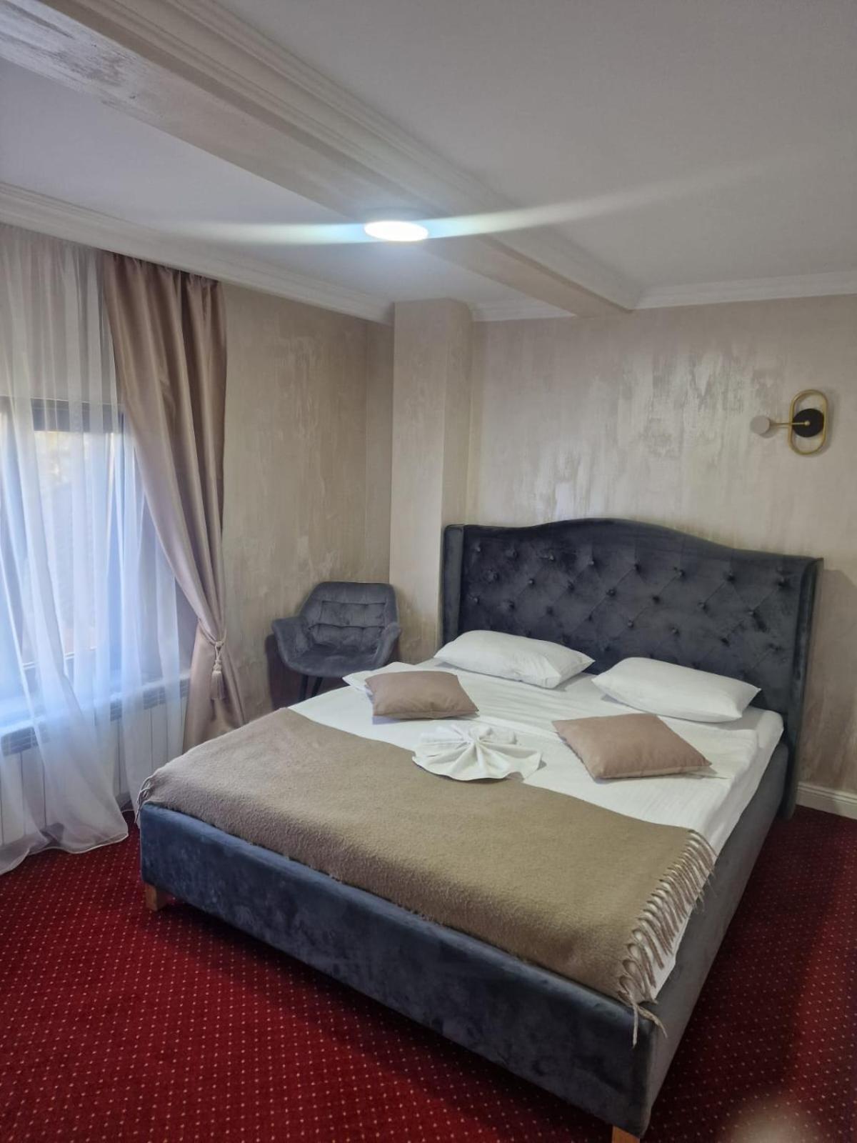 Double Room - Photo 1
