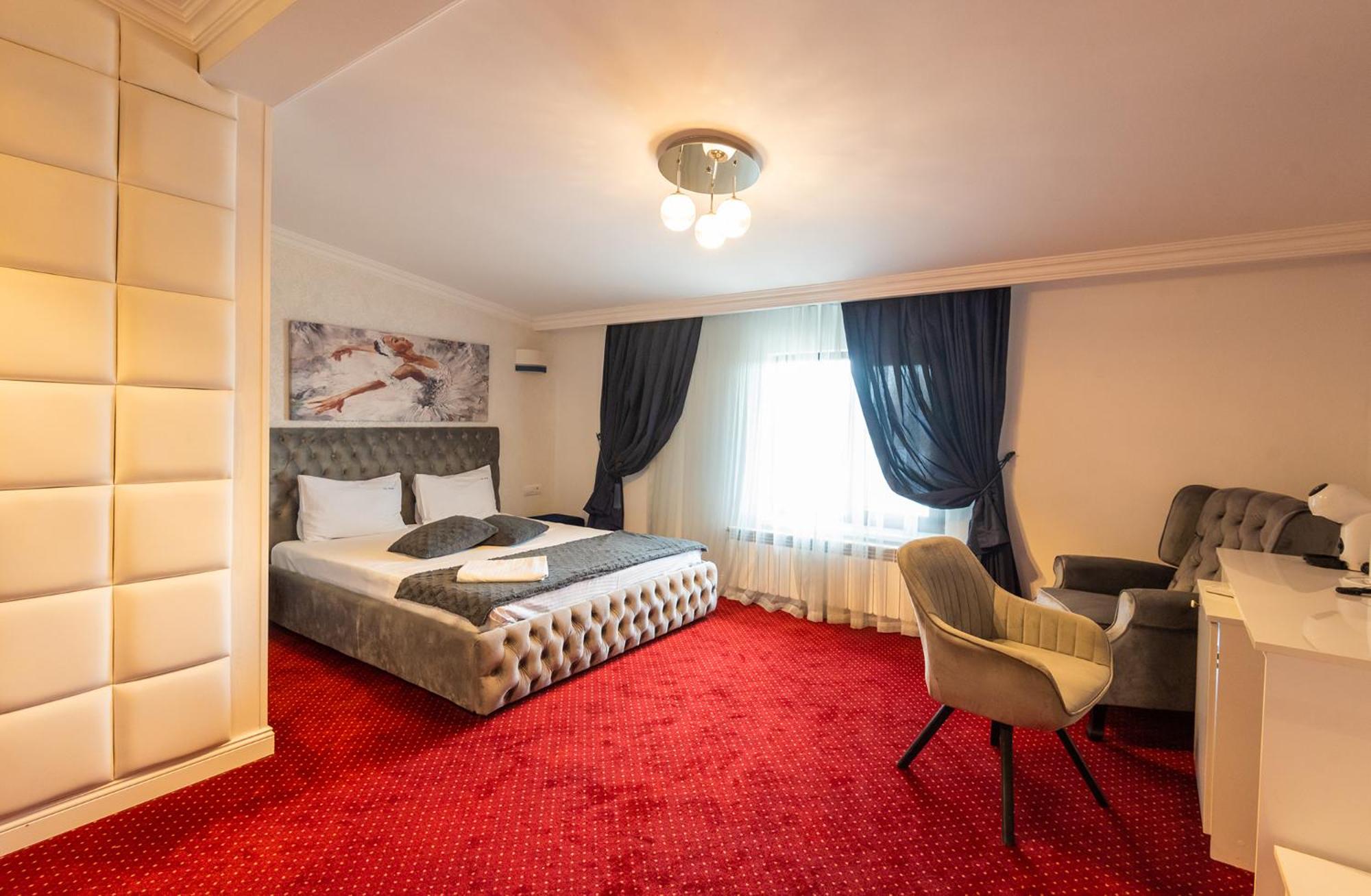 Double Room - Photo 6