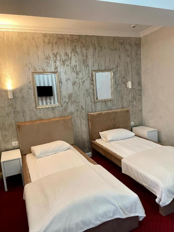 Twin Room - Photo 1