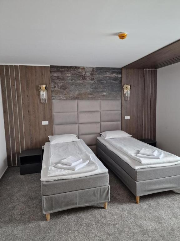 Twin Room - Photo 2