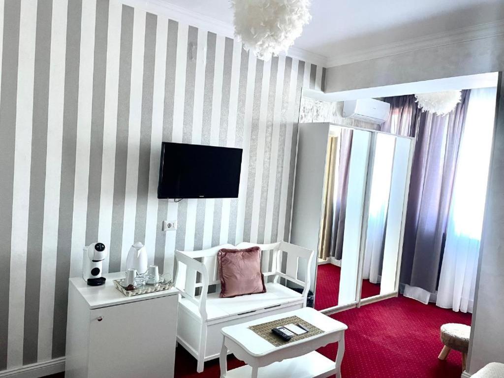 Twin Room - Photo 7