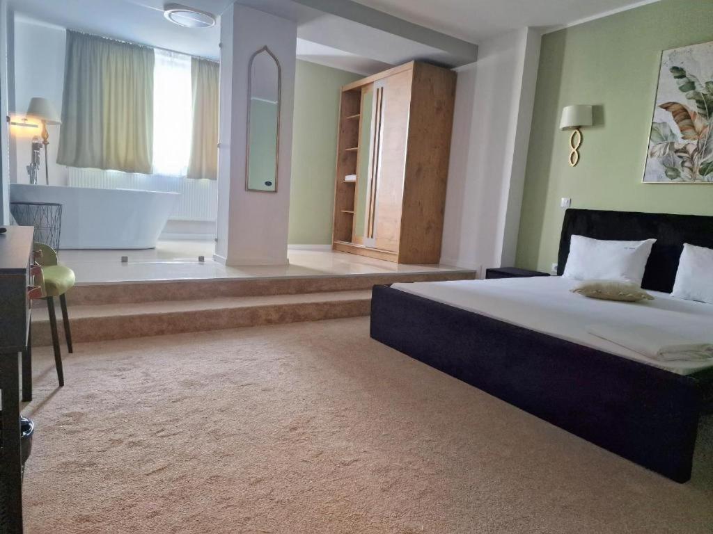 Deluxe Double Room - Photo 1